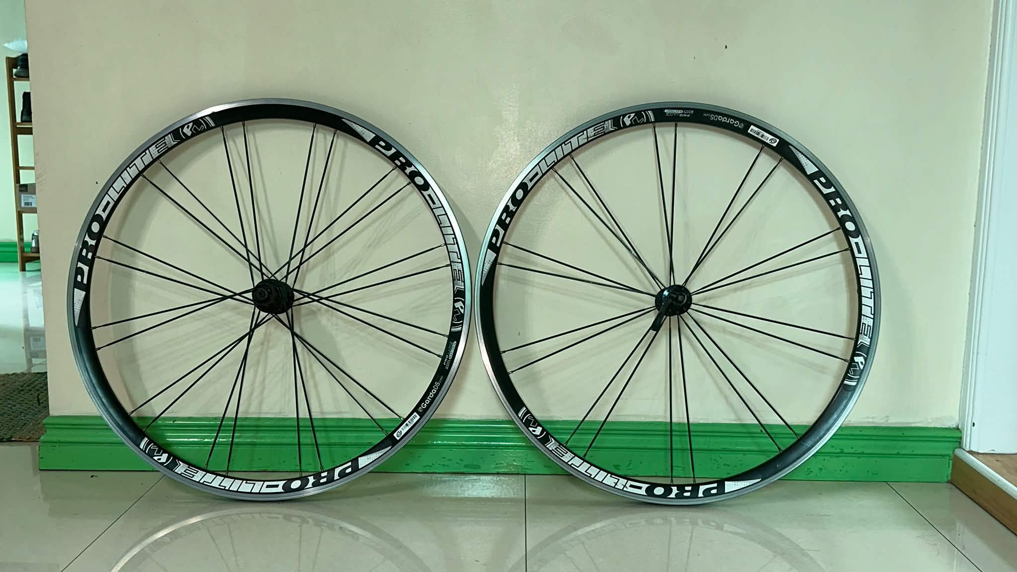 Pro Lite Garda wheelset for sale in good condition
