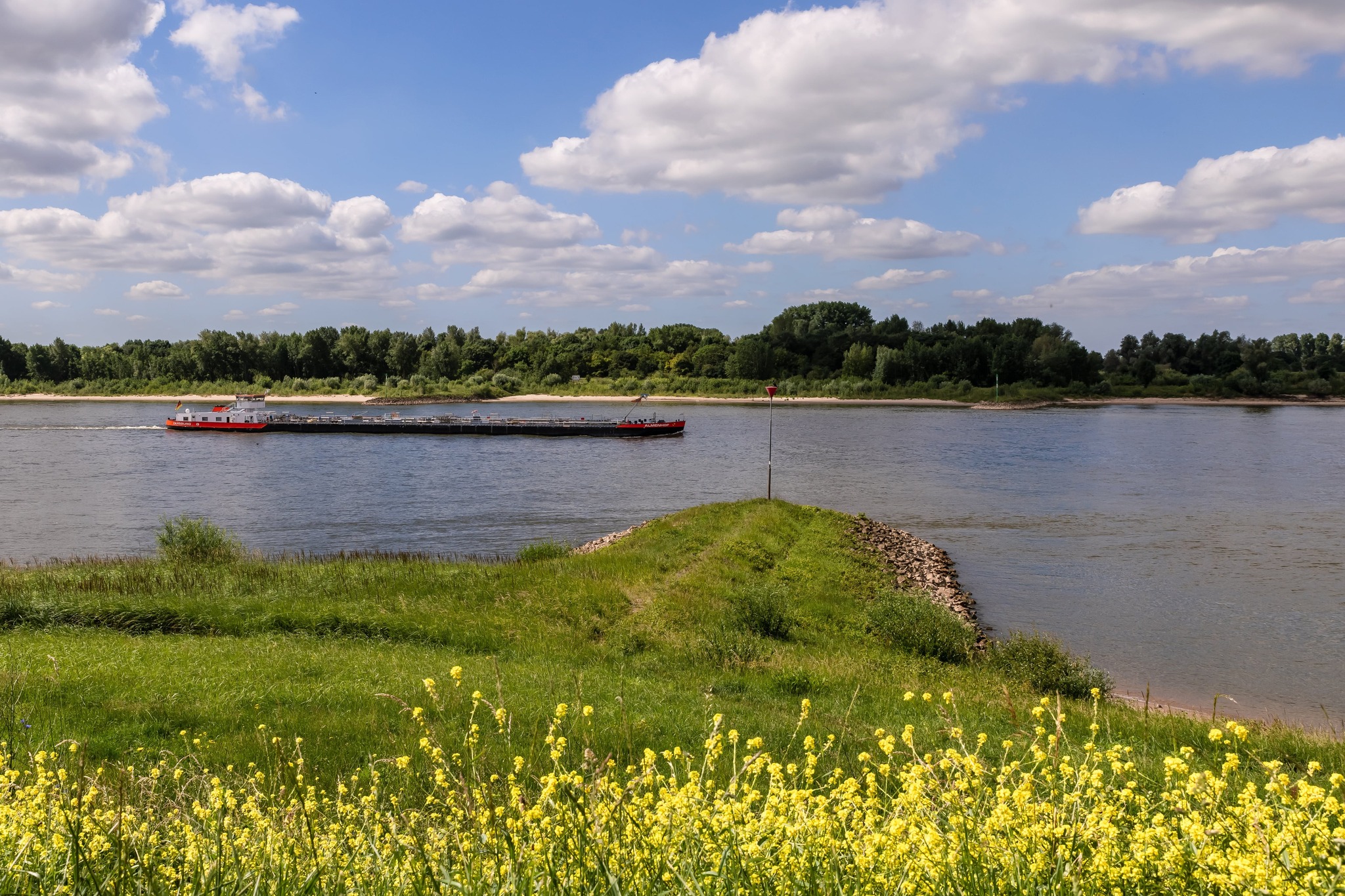 #Rijn | Het #waterpeil in de Rijn zakt... - Gemeente Zevenaar | Facebook