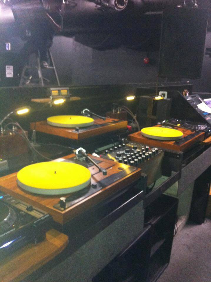 Eleven club Tokyo Japan ARS Modify UREI 1620, 3x Thorens turntables
