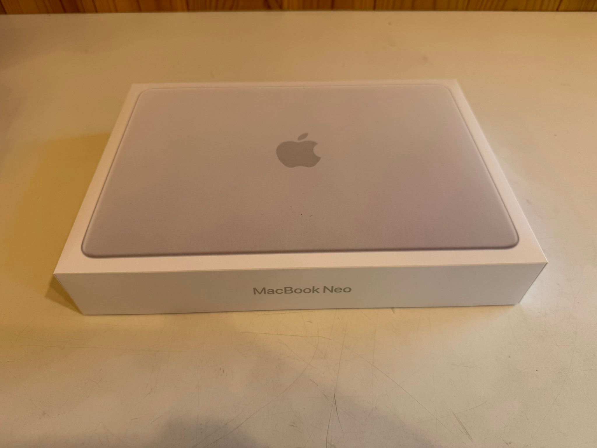 MacBook Neo 開封の儀