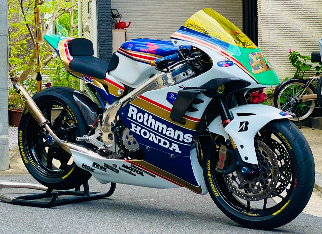 Two-Stroke Weapon: 1992 Honda NSR250R Rothmans SP by Susumu Sato