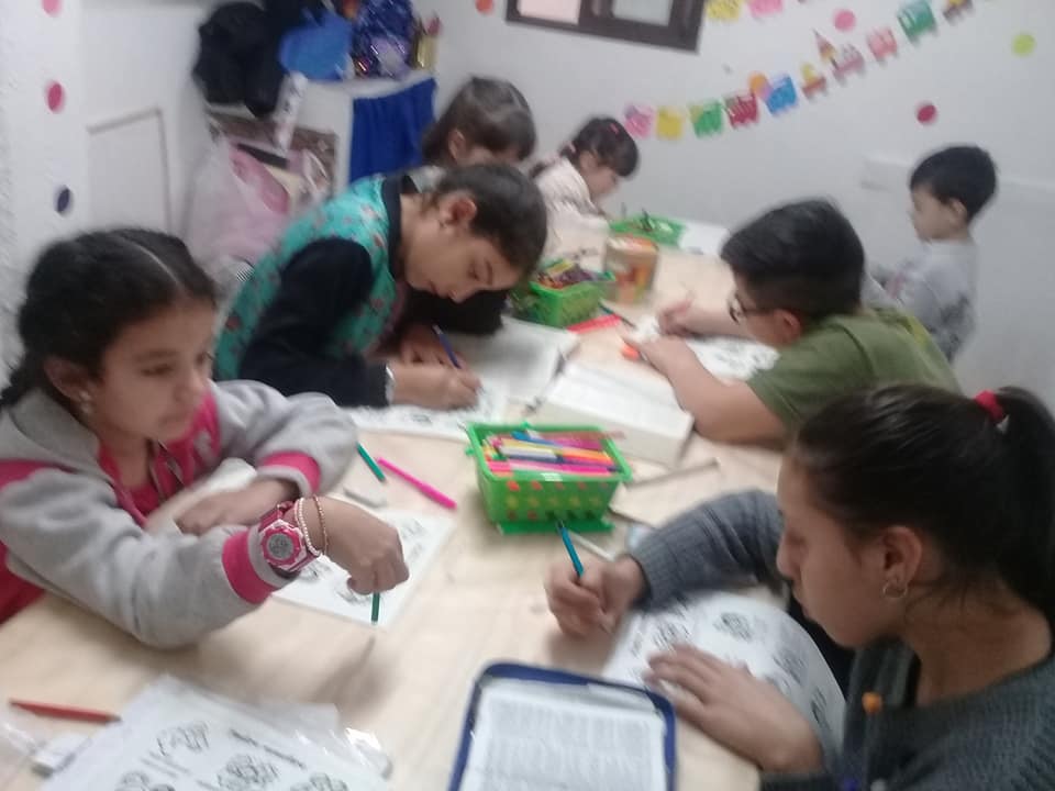 Los peques trabajando... - Ministerio de Restauración Adulam