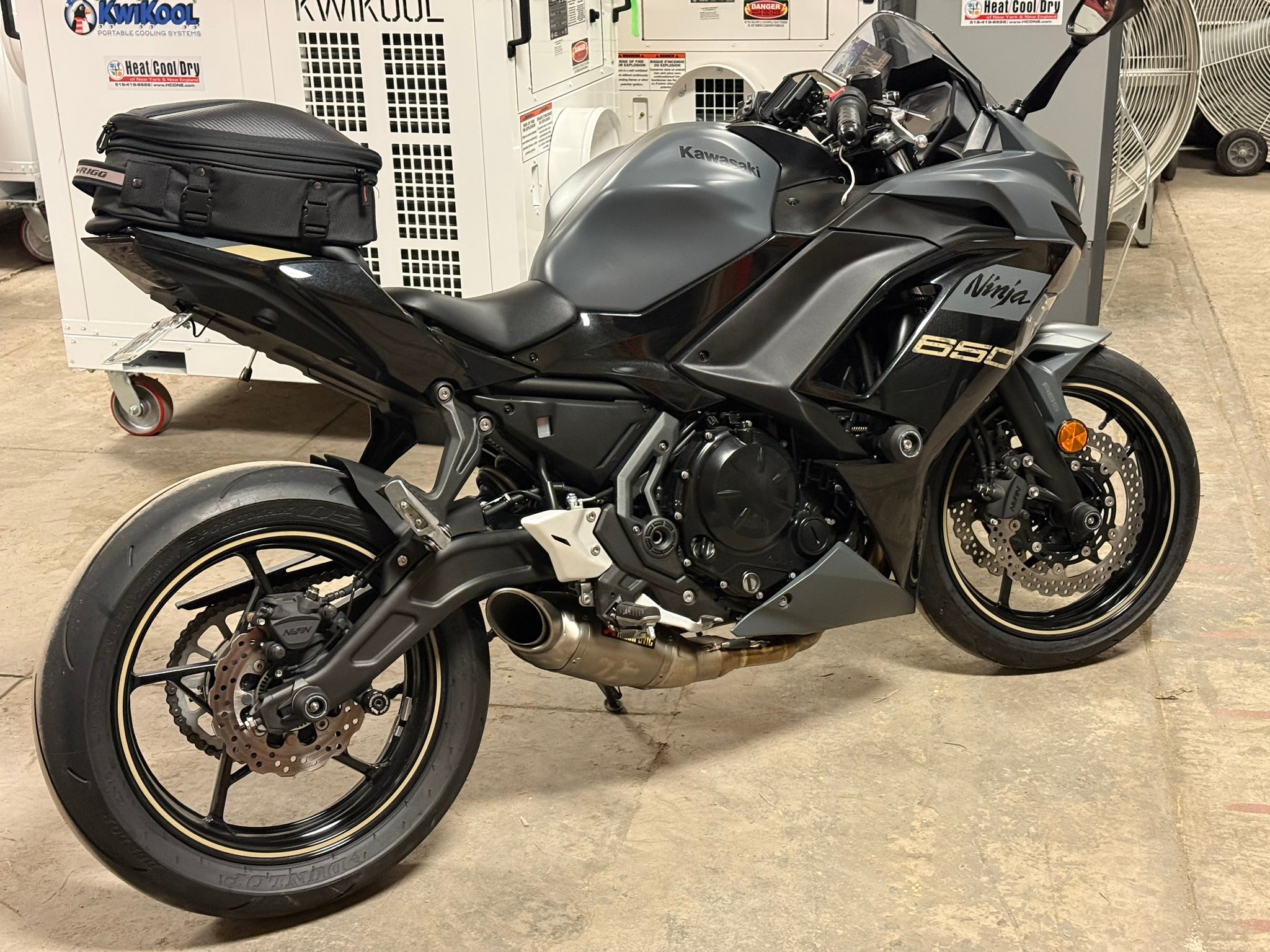 What travel bag fits Ninja model FS305?