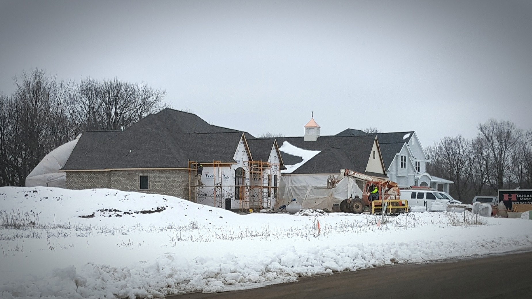 Radue Homes - Our crew is working tirelessly and we're... | Facebook