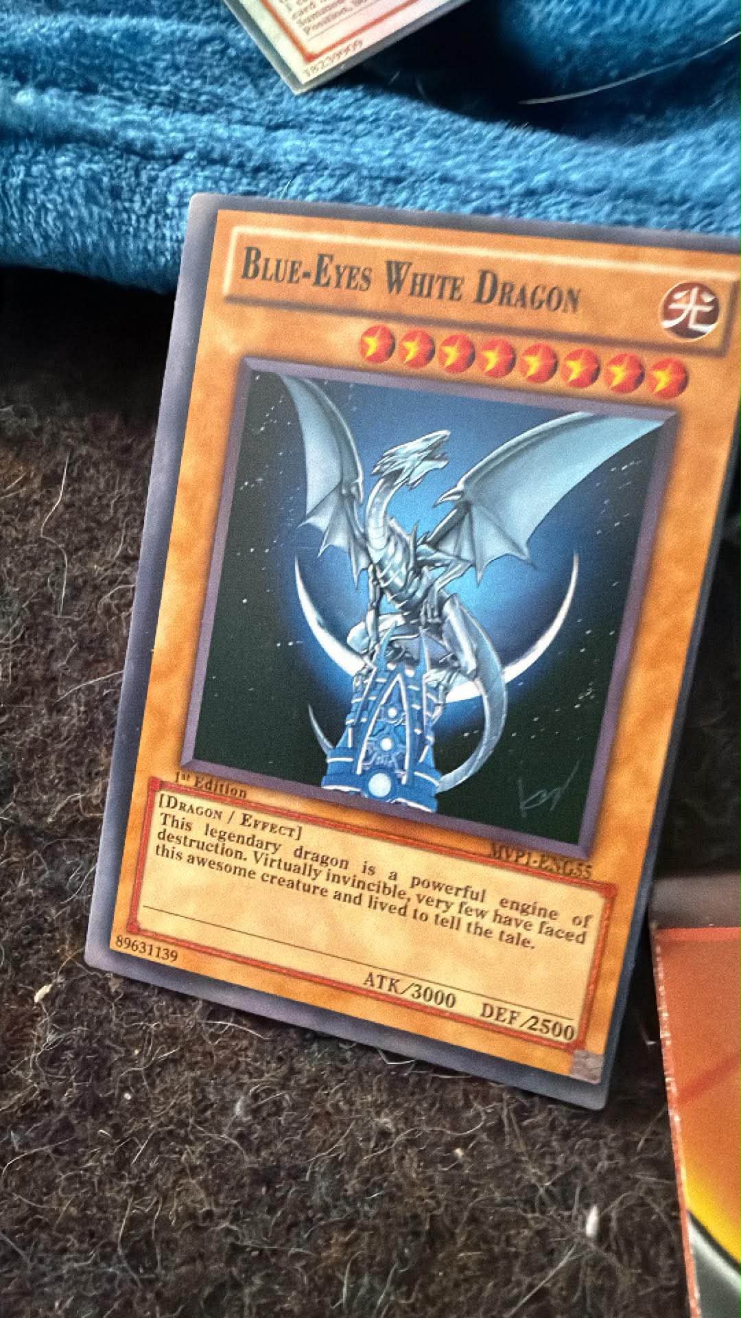 yugioh card identifier YU-GI-OH! 200 Mixed Trading Lot (150 Commons, 50 Rares, No Duplicates, Holos Included, Near Mint) : Toys & Games Are these YuGiOh cards real