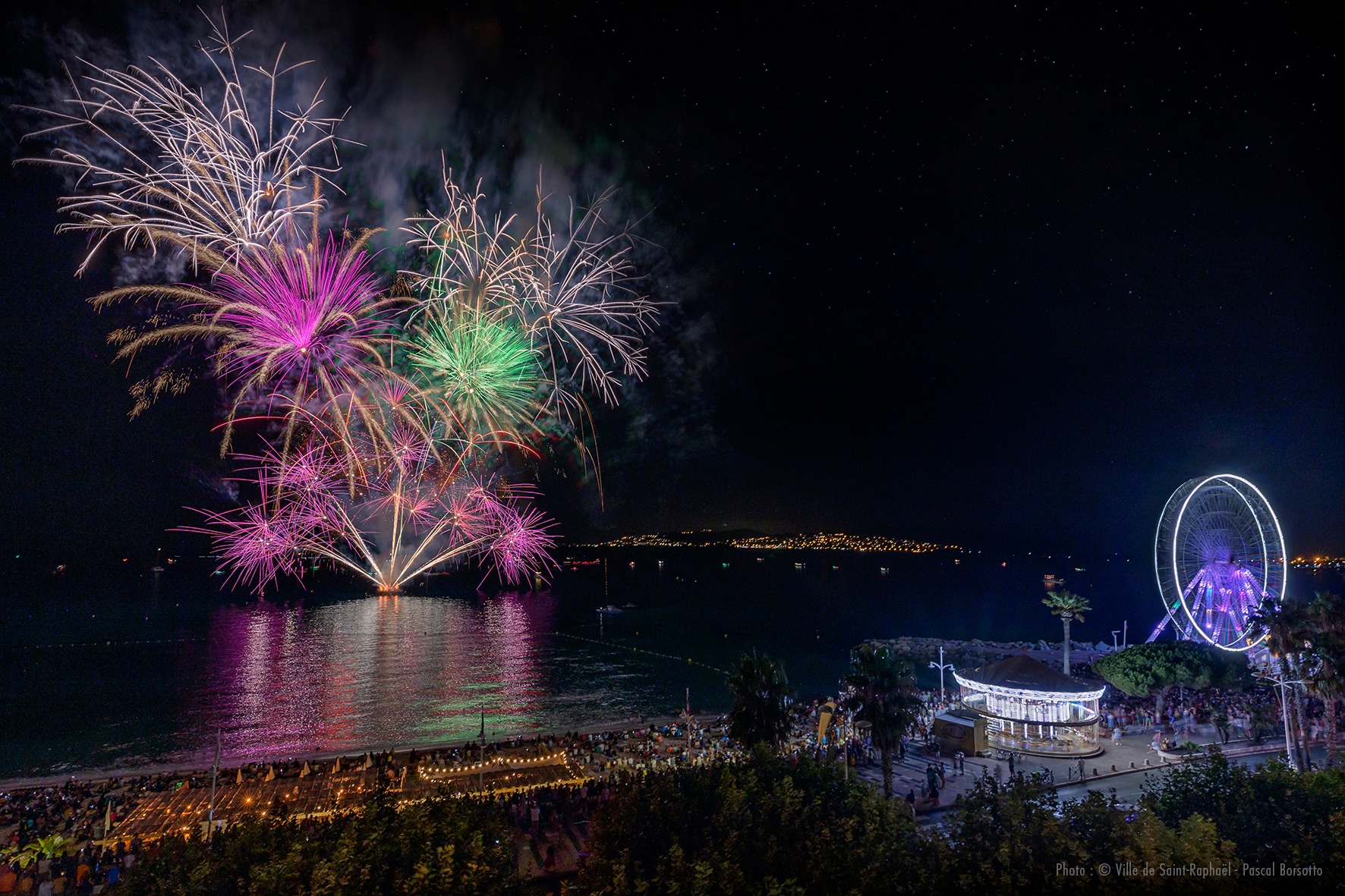 Feu D artifice 15 Aout Frejus Saint Raphael