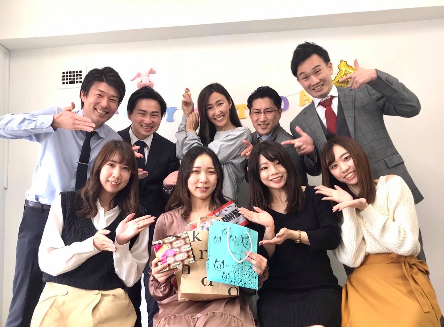 株式会社ケイプロモーション ミーティング カフェ こちらはミーティングの様子です Facebook