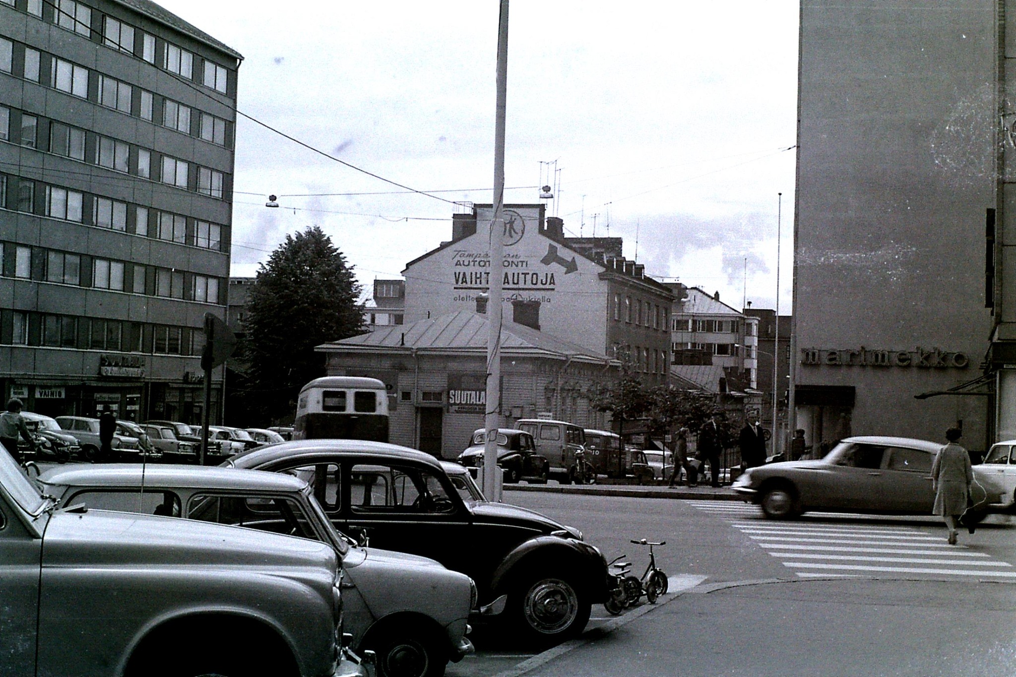 tampere-vanhoissa-kuvissa-kauppaaukio-60-luku-oma-otos-facebook