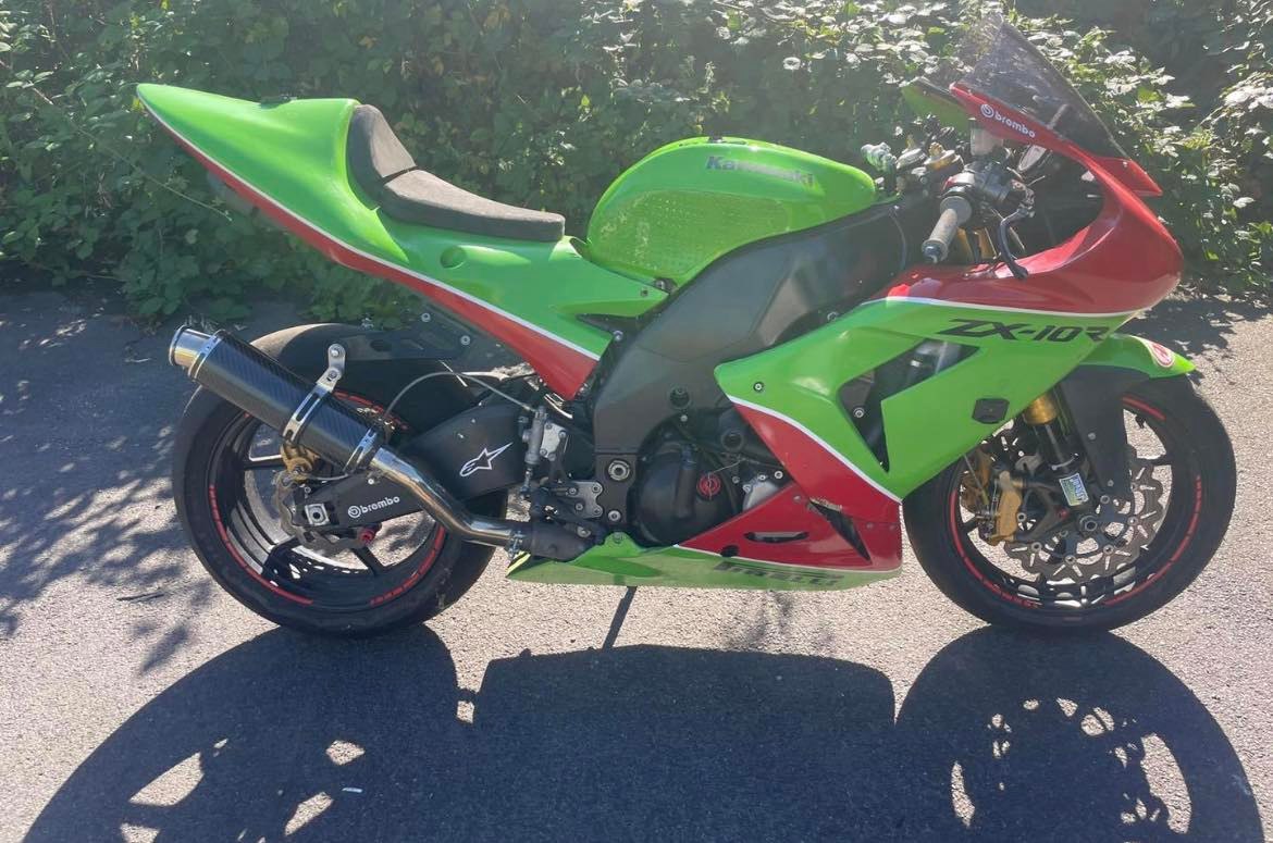 Breaking ZX10r 2005. Most parts still available