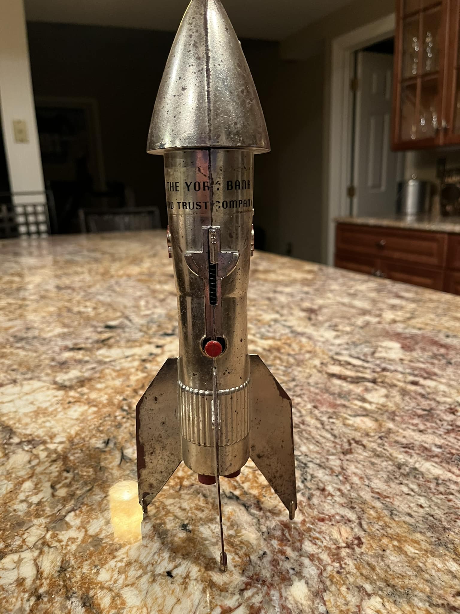 舟金庫 What year is the vintage rocket ship bank from?