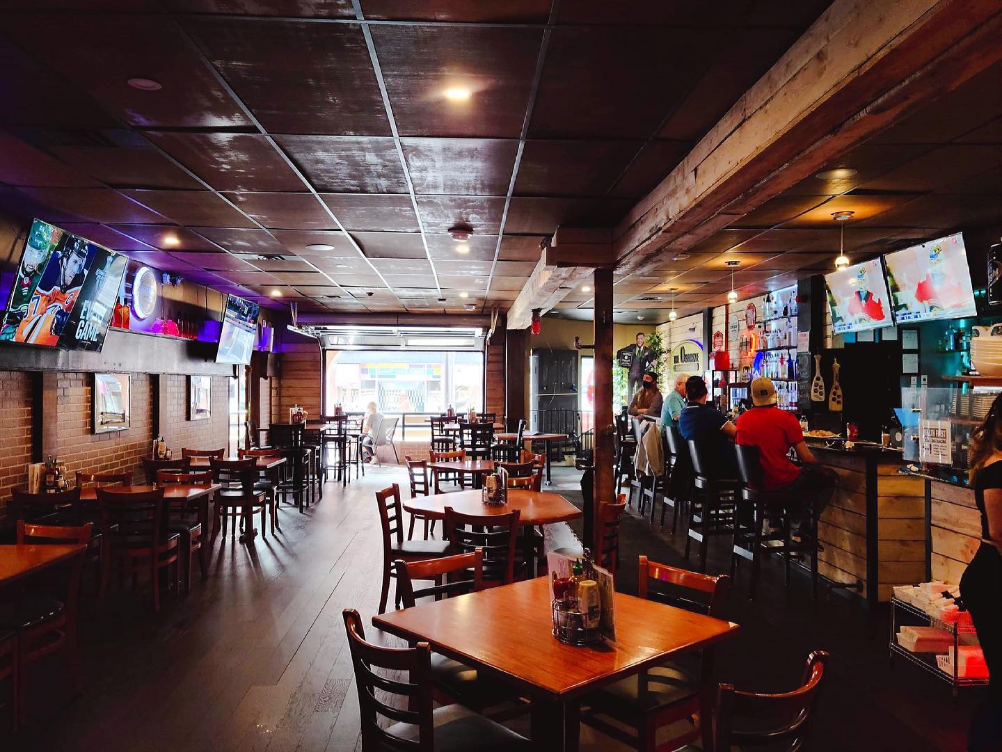 🎉 IT’S FRIDAY... 🍻 Do you know where... - The Poutine King | Facebook