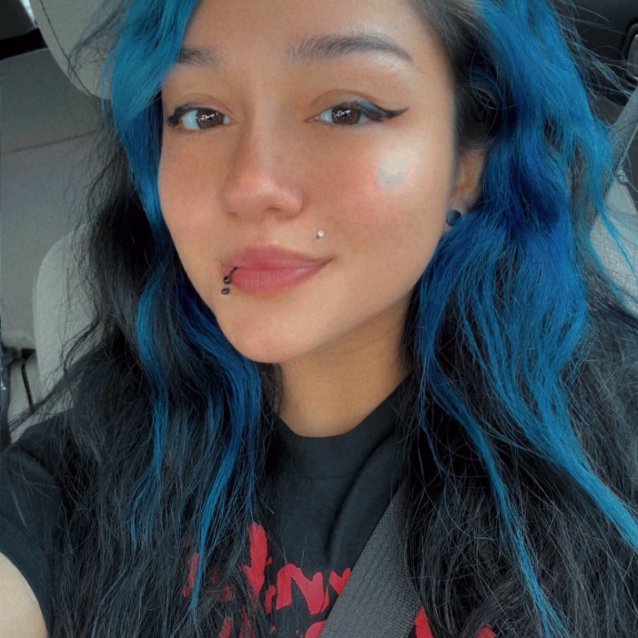 Has anyone else ever experienced a random cheek twitch? My cheek has ...