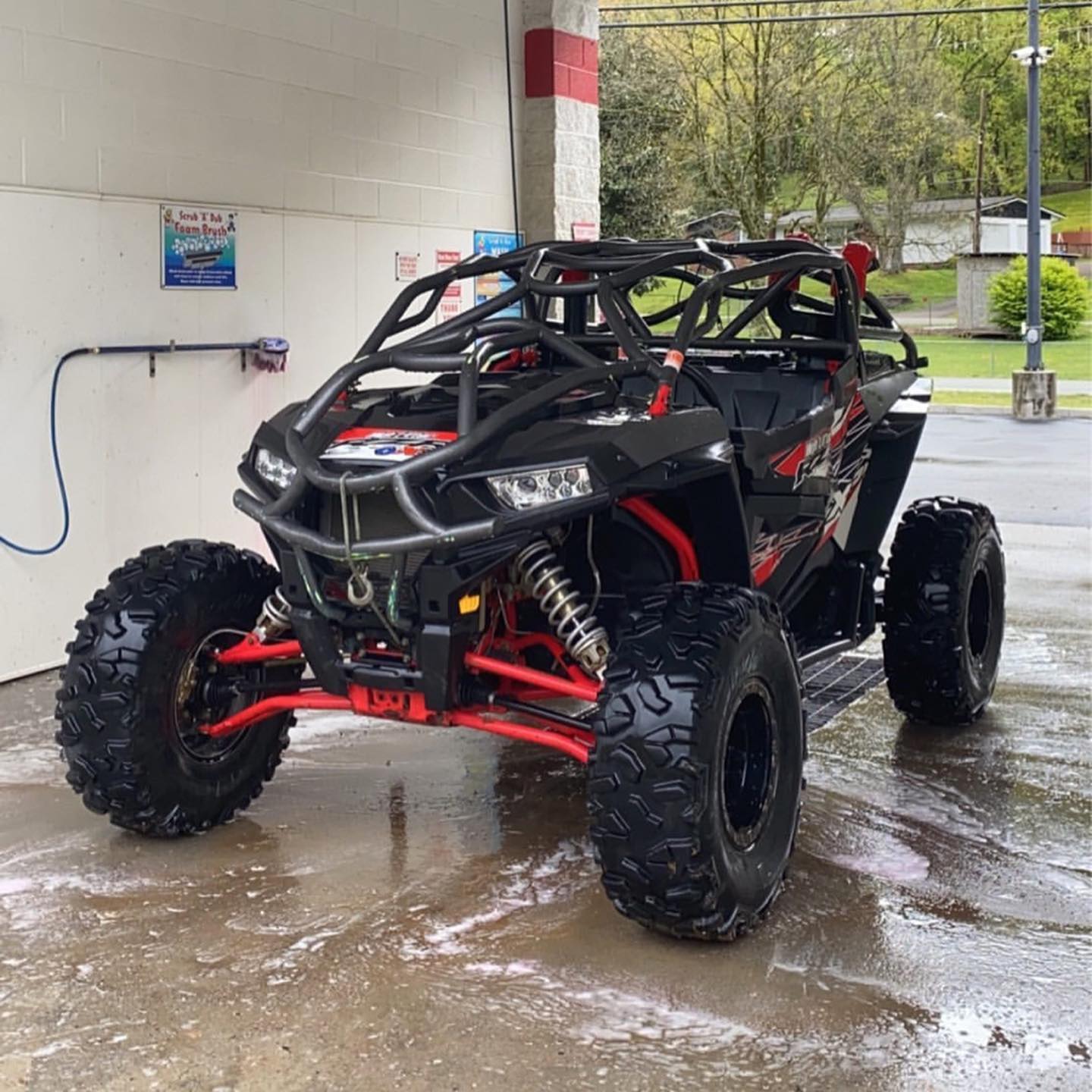 Super ATV - 🤩 Dat cage doe! Wild Polaris RZR build from... | Facebook
