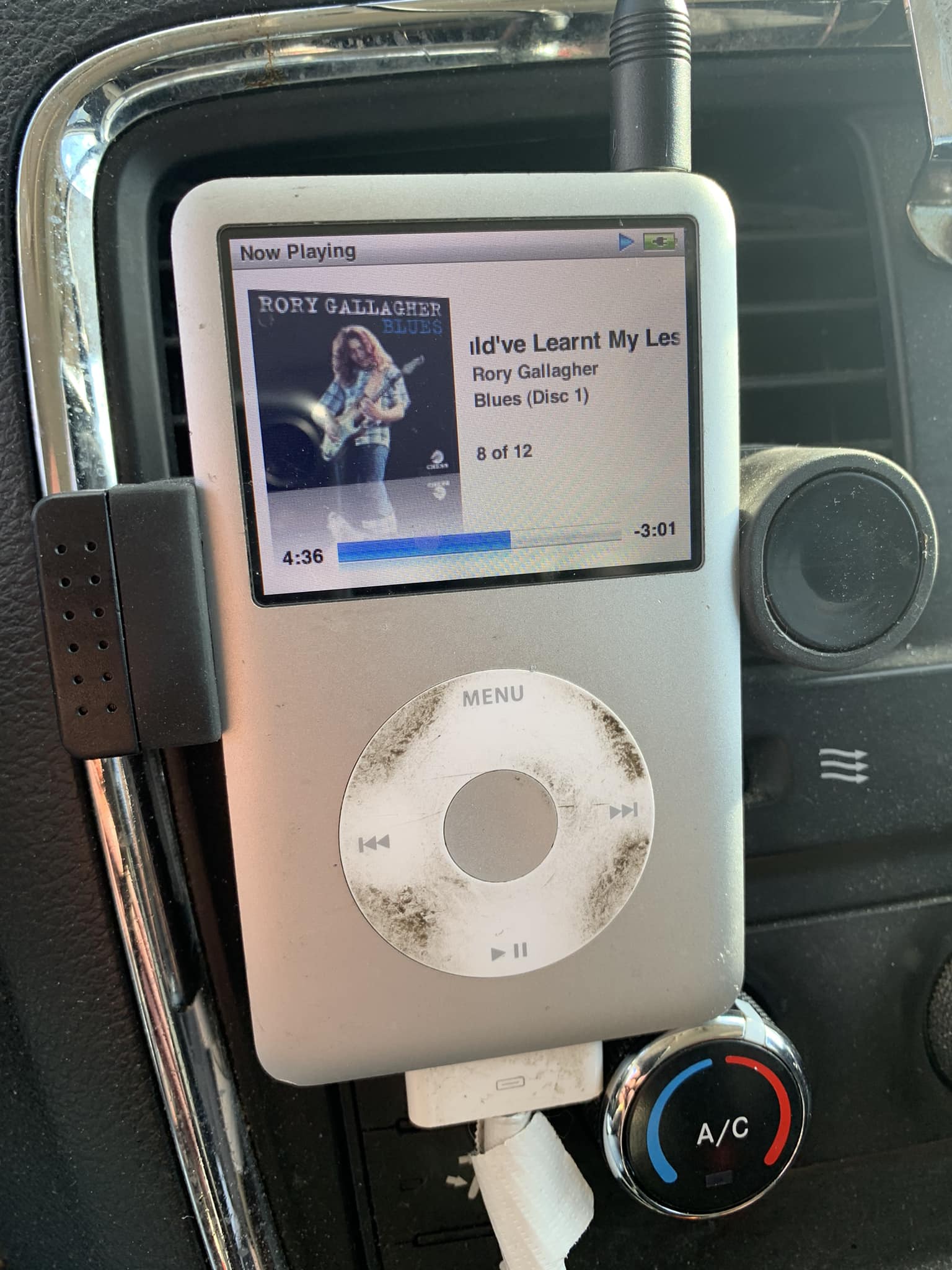 iPod Classic 160GB + Apple HIFI speaker