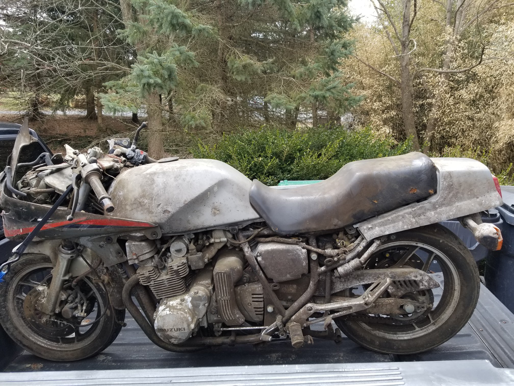 Restoring a 1983 Suzuki XN85 Turbo motorcycle