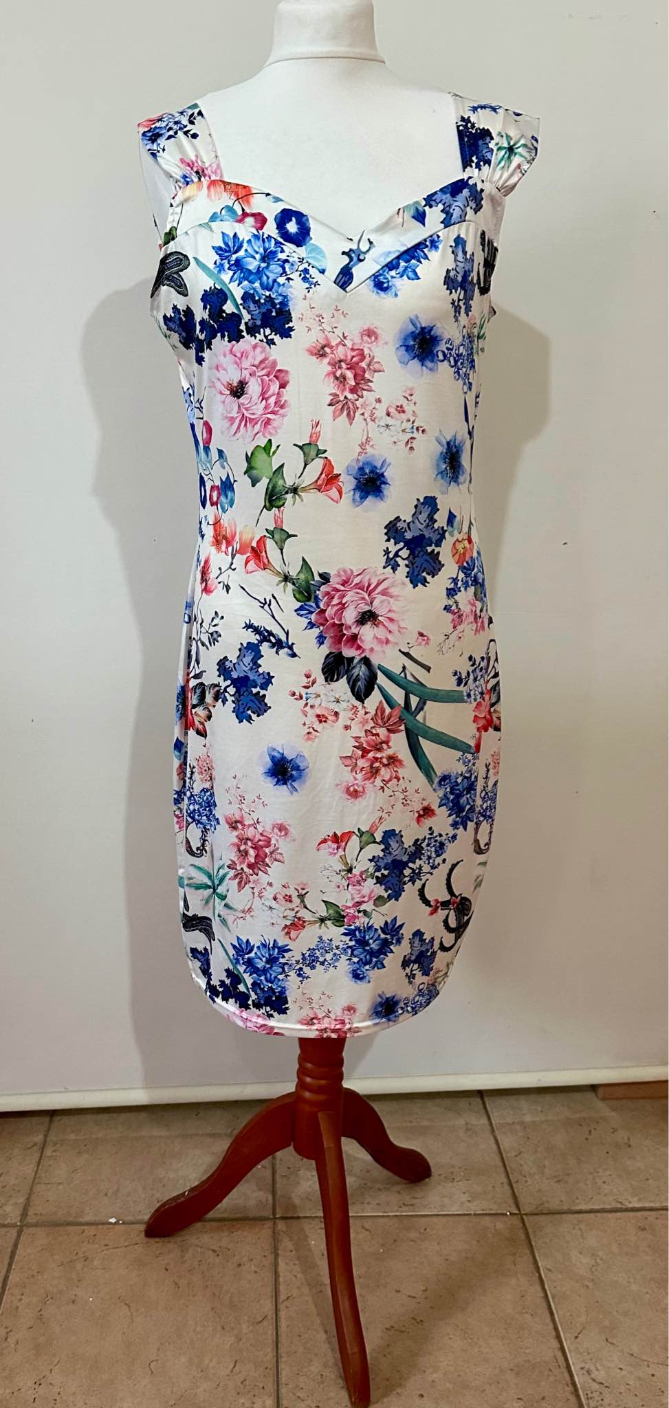 red white and blue bodycon dress Women's sleeveless midi dress, blue, pink, floral print sweetheart neckline XL these dresses keep her