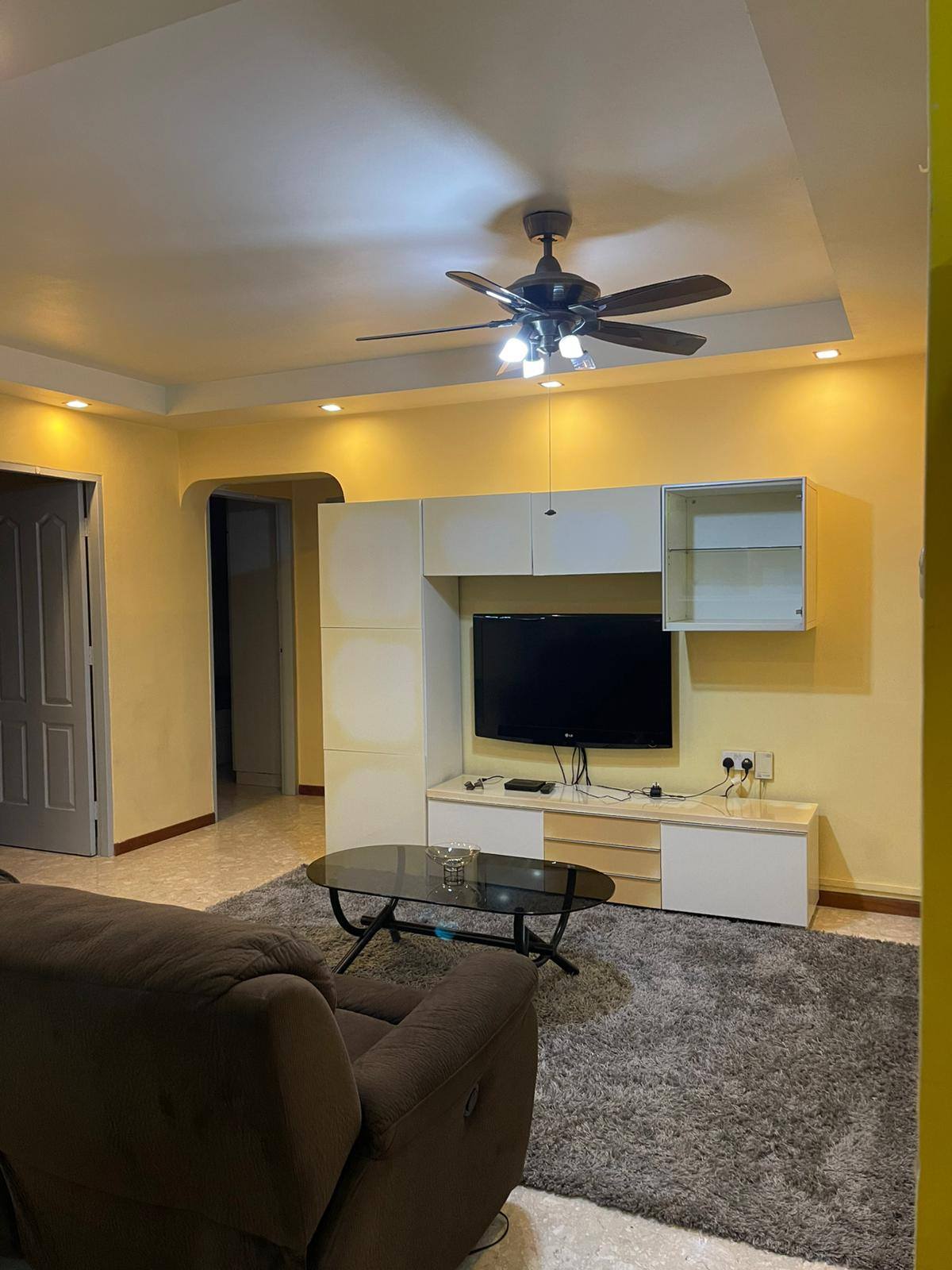 Rent Room & House Professionals EP Singapore SG | Common room for rent ...