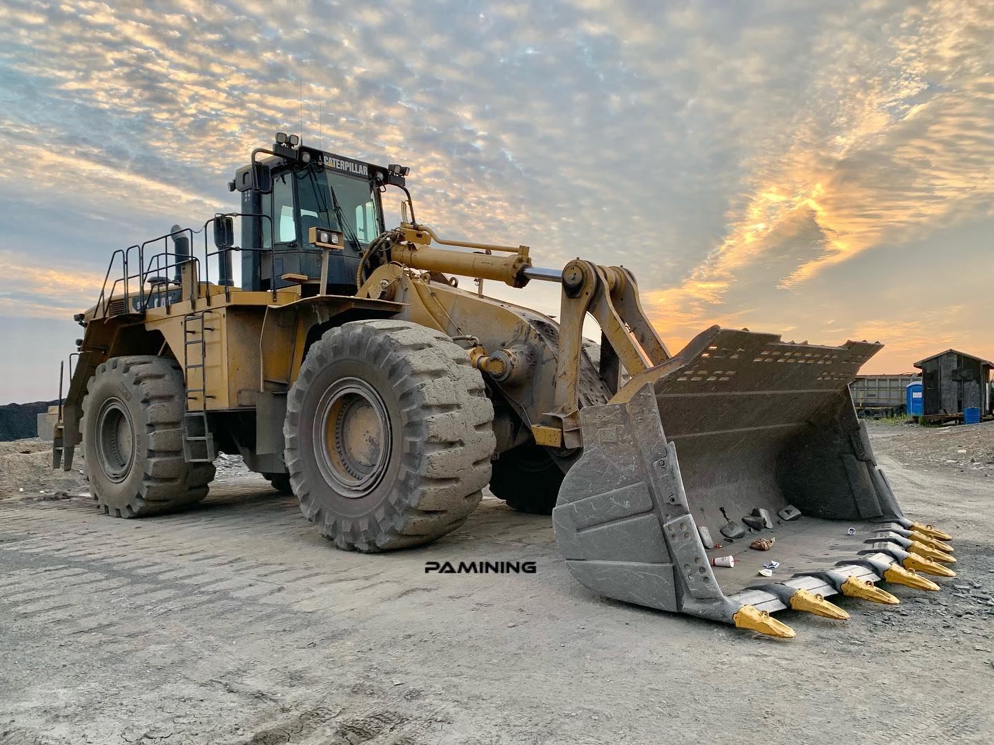 PAmining - Here’s a Cat 992K with a new set of Cat teeth installed ...