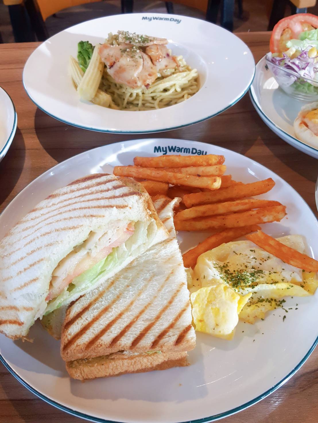 麥味登Cafe&Brunch - 連假DAY2>> 懶洋洋睡到自然醒😁 到 #麥味登 來份 #巧達濃湯 與... | Facebook