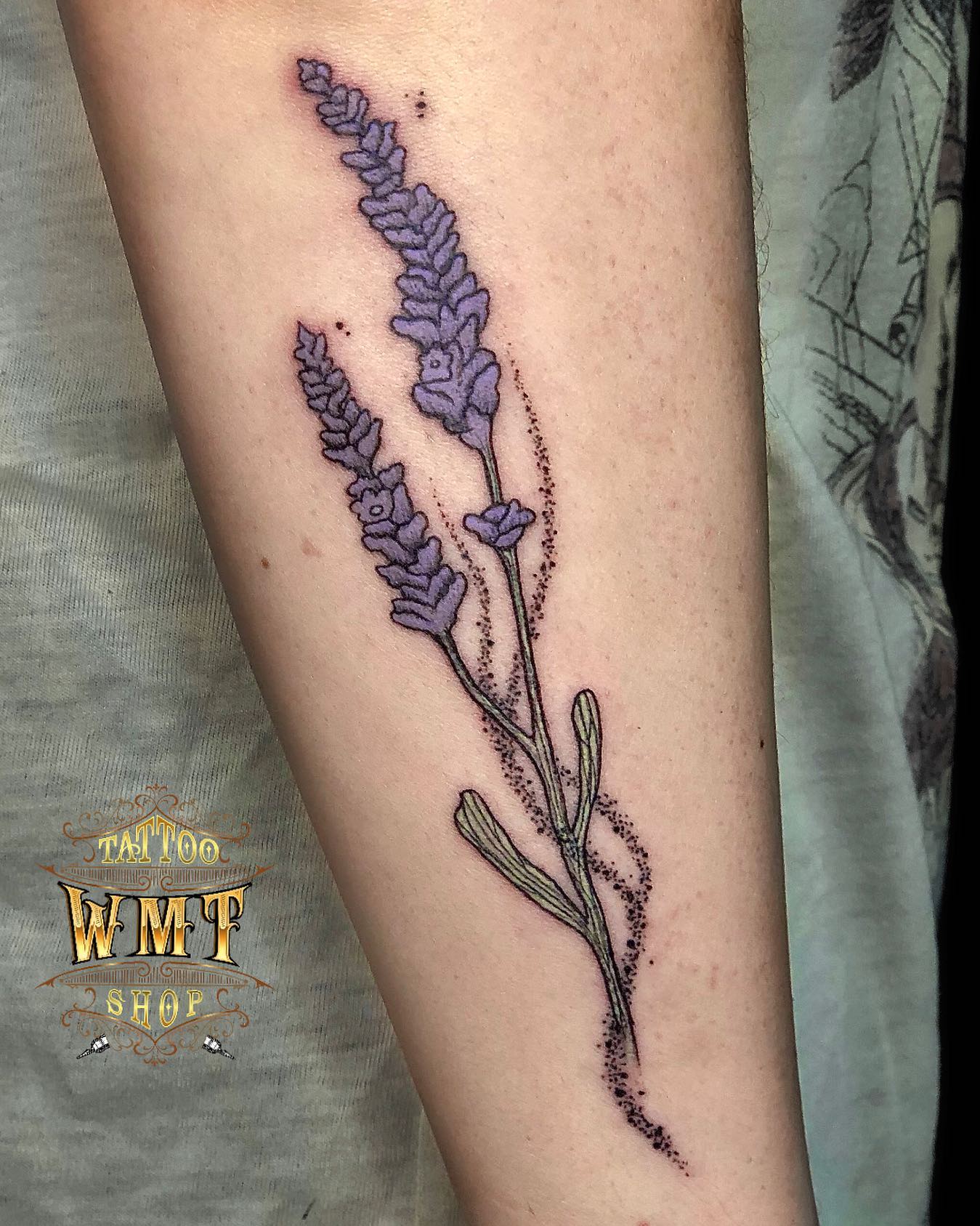 Tatouage Lavande Noir Et Blanc