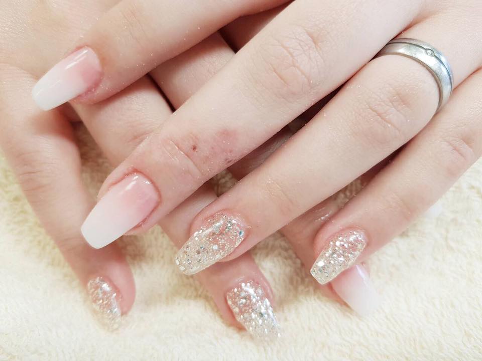 TiDi Nails im Kesselsdorfer Straße 24b,01159 Dresden,Neben Tedi und Rewe. Wir haben Neueröffnungsangebot von 06/03/2018 bis 27/03/2018 50% auf Neumodellage statt 28€ nur noch 14€ und Auffüllen Von 26€ auf 13€, wenn