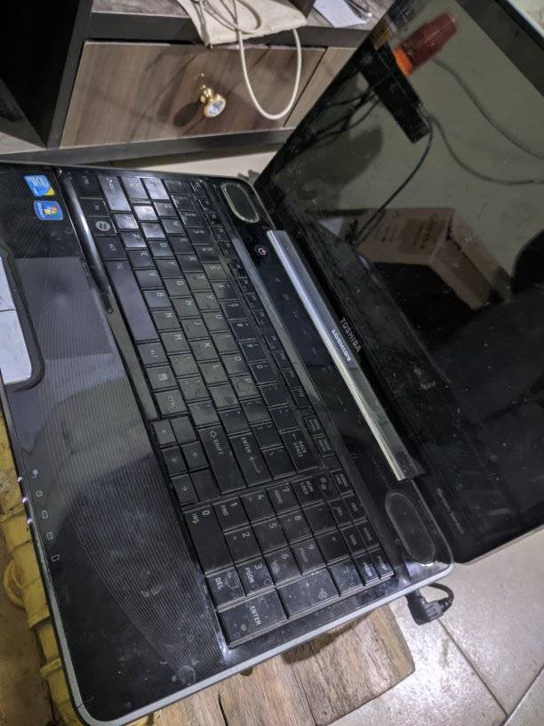TOSHIBA Satellite A505-S6016 A505-S6017 Laptop 16 in TruBrite