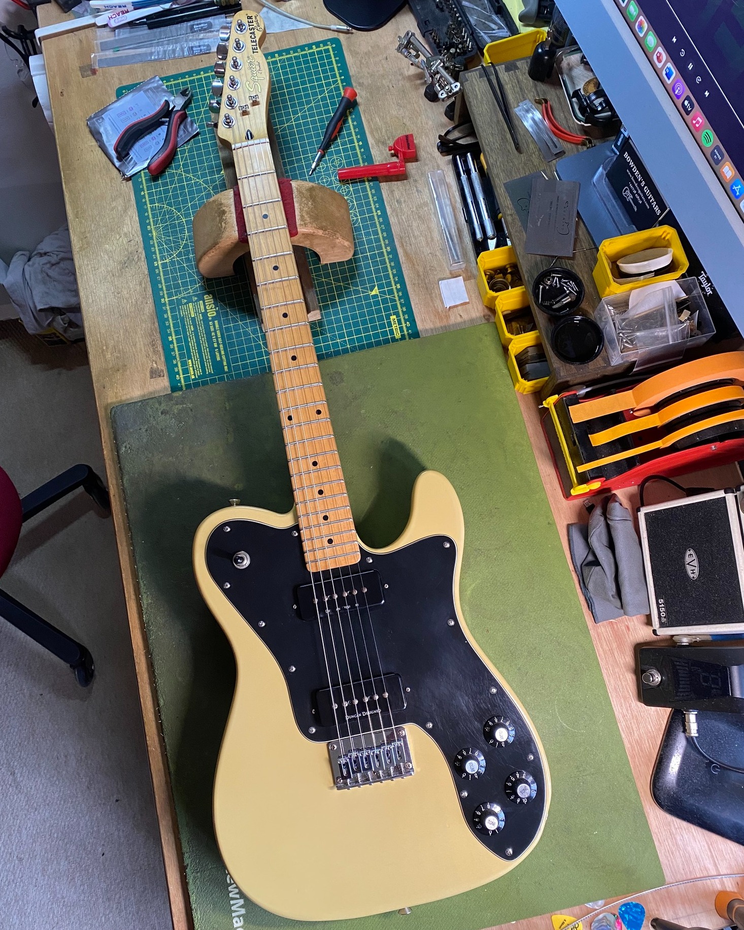 Squier Vintage Modified Telecaster Custom II with P90 Duncan
