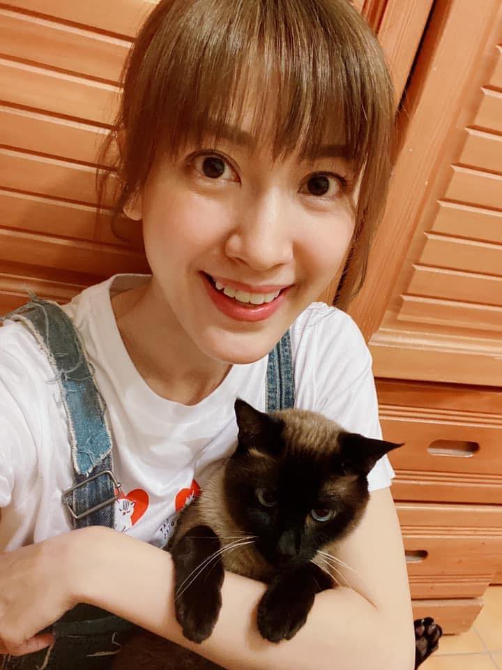 田羽安Anne - 【菲律賓慈濟樹】，蔡青兒在化身為小天使的狀況下殺青了。瘋狂家族下台一鞠躬。 發送自我的BlackBerry®智慧型手機 ...