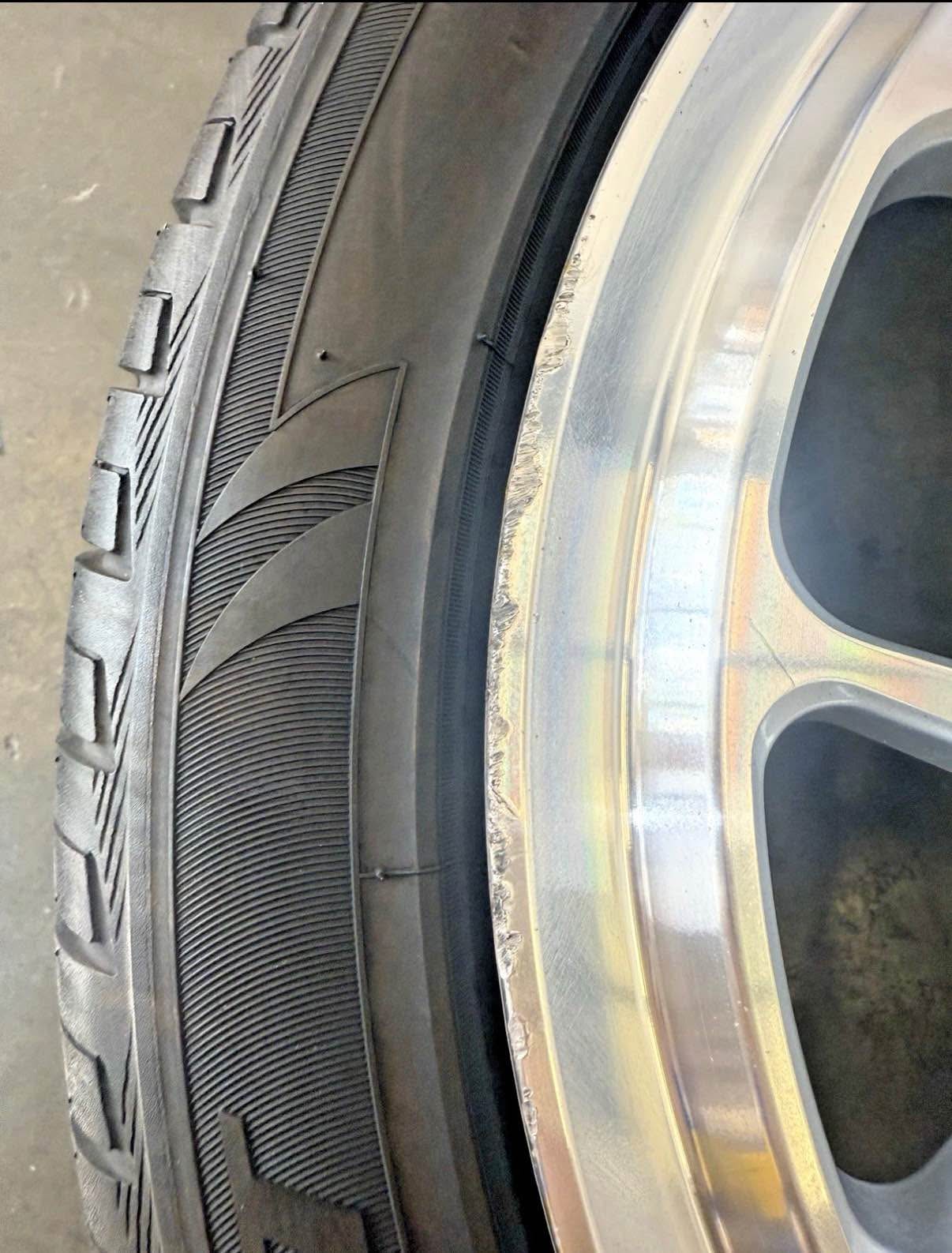 3 NEUSPEED RSe122 LIGHT WEIGHT WHEELS 18X8 ET+45 5X112 With tires 245 ...