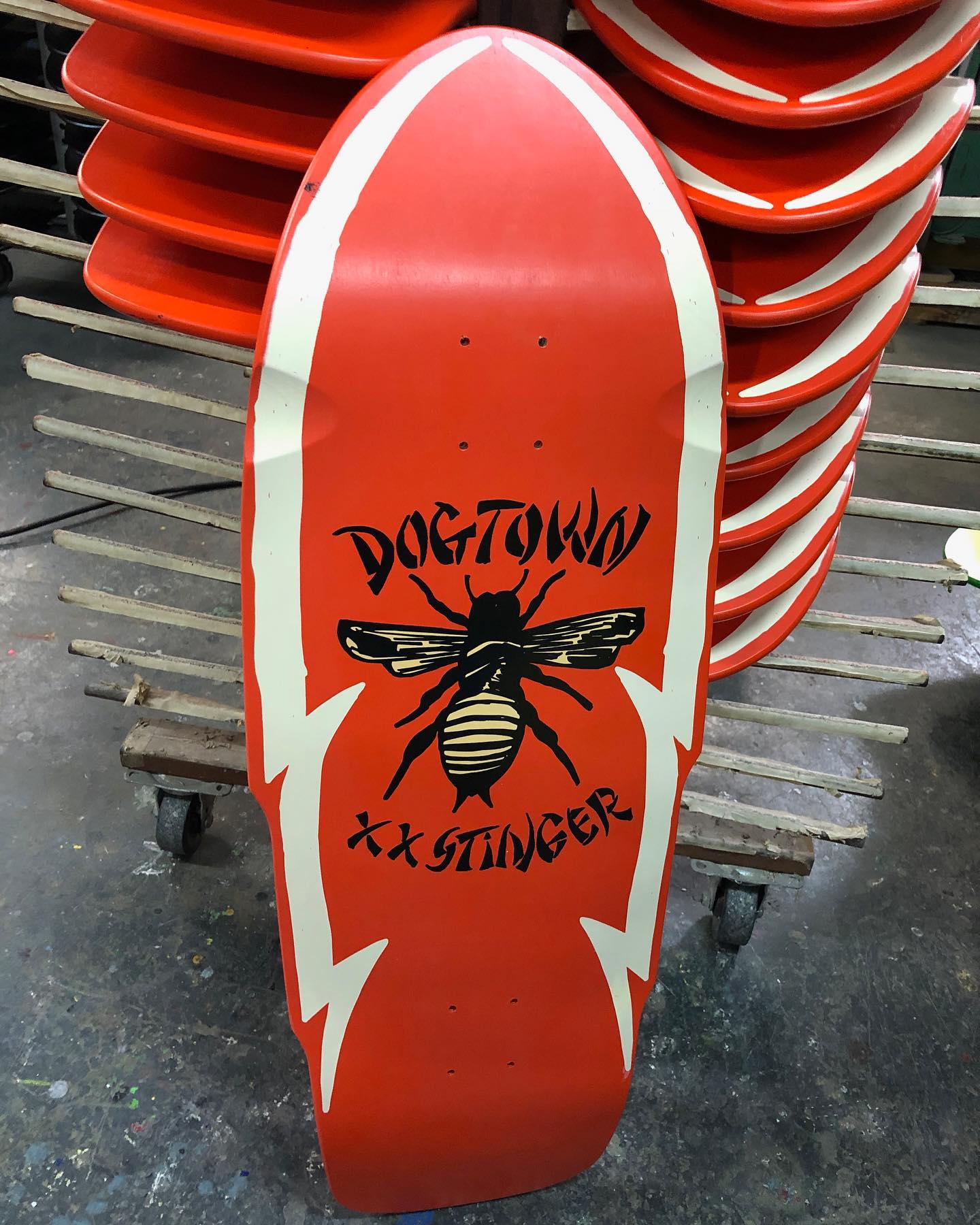 ストリート系スポーツ DOGTOWN XX STINGER デッキ