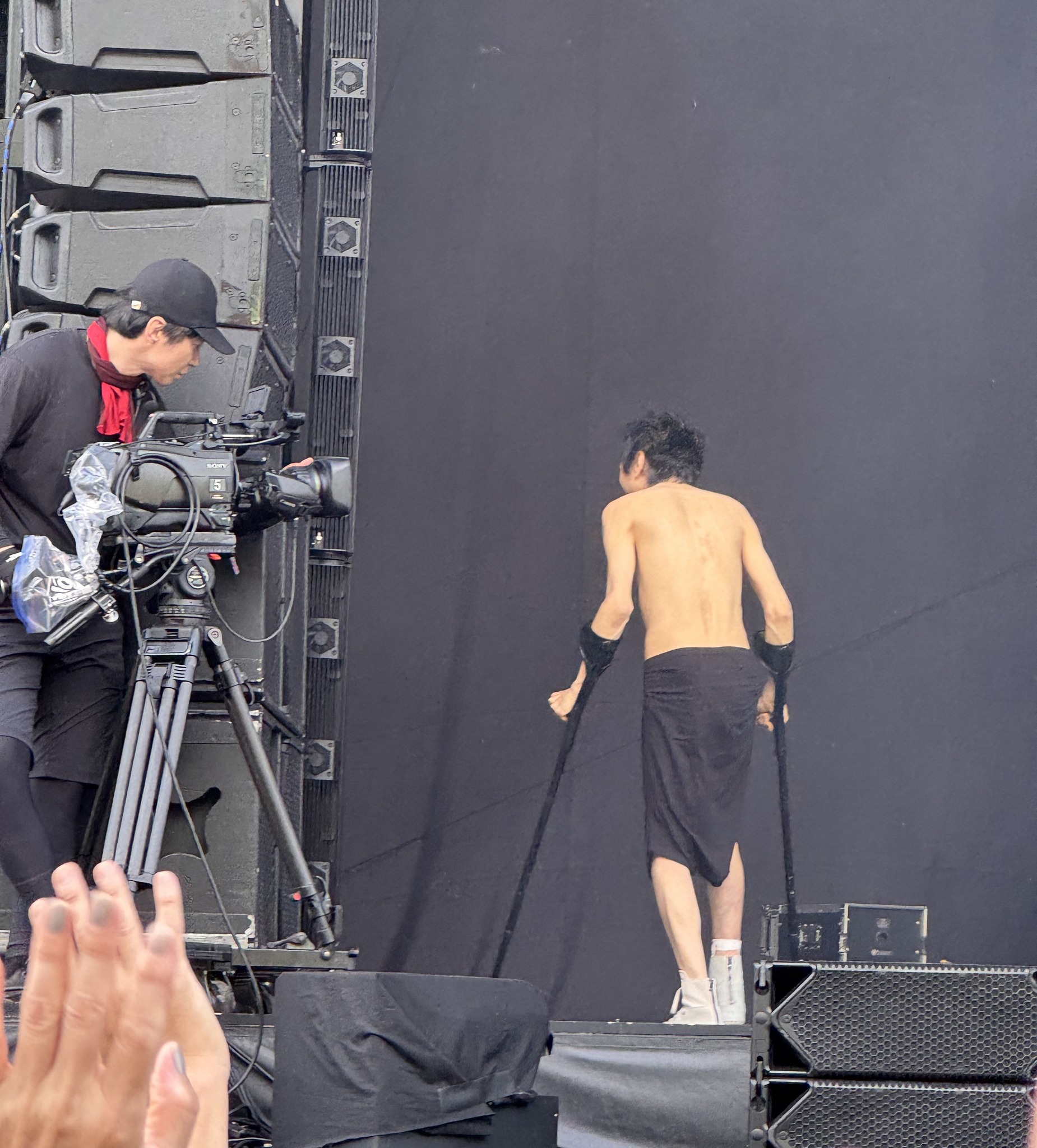 甲 本 ヒロト 骨折