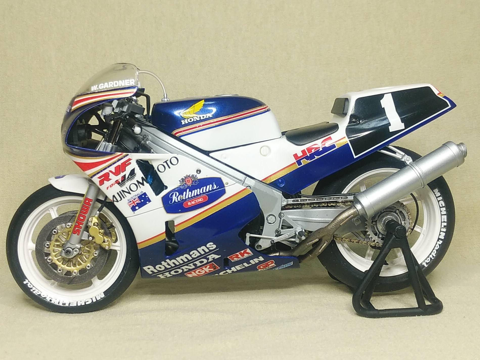 最終値下げ❗ 鈴鹿8耐　 1/12　ホンダRVF750 タミヤ1/12 VFR750改 1987年鈴鹿8耐 W,・ガードナー＆D・サロン組の