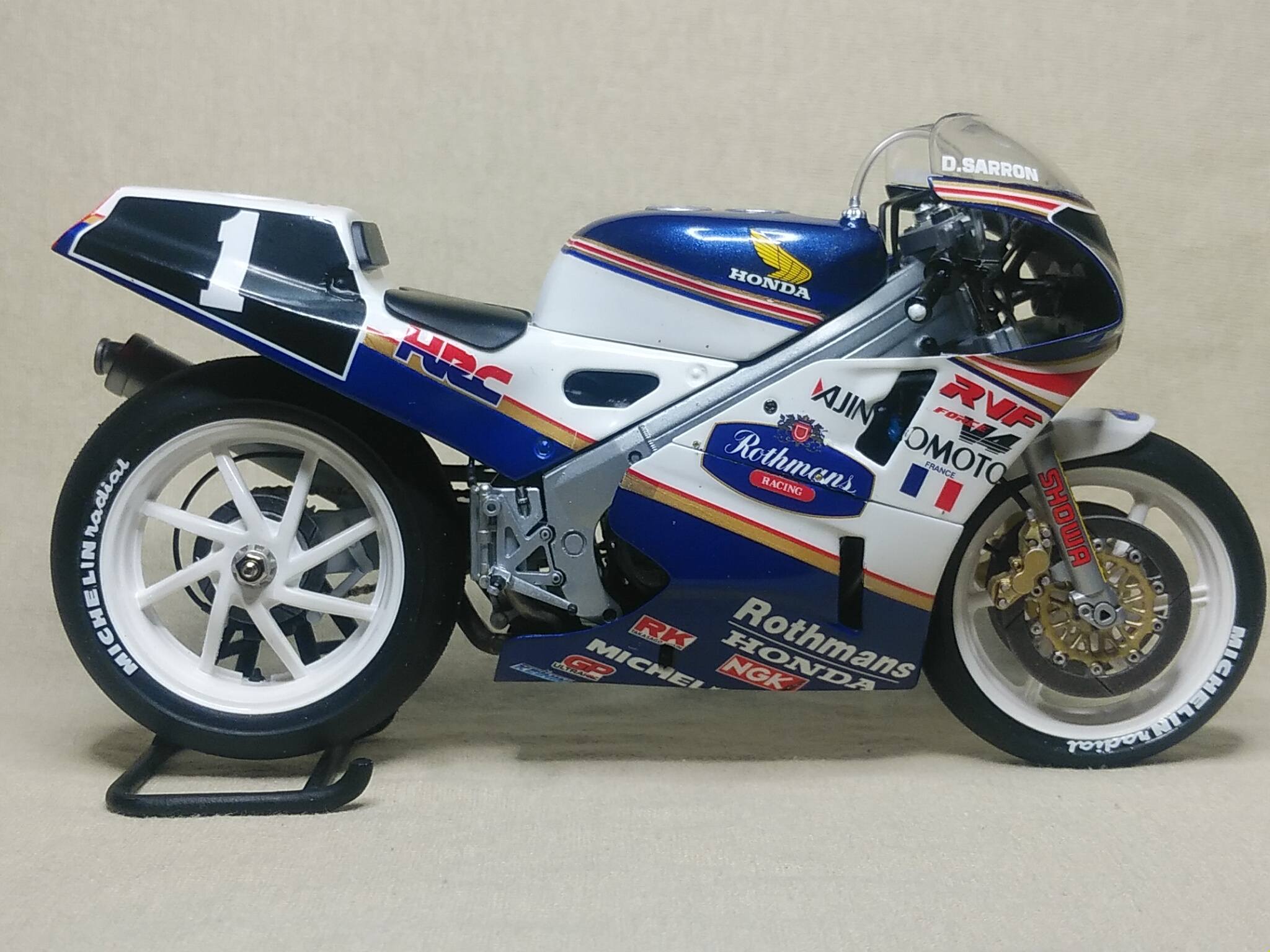 タミヤ1/12 VFR750改 1987年鈴鹿8耐 W,・ガードナー＆D・サロン組の
