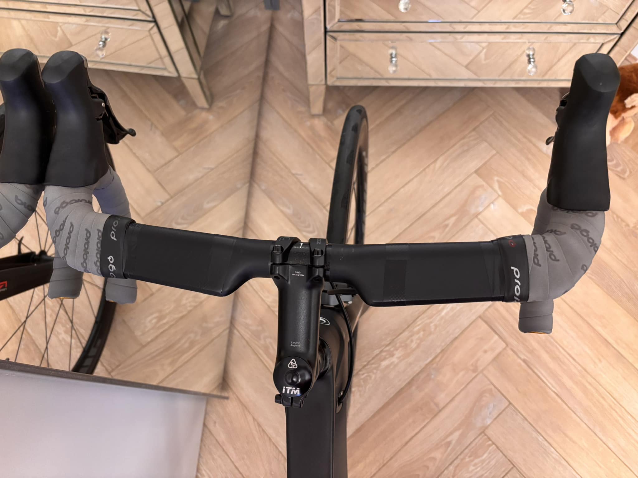 Aero handlebars: I tried primavera and I really like them (resting 