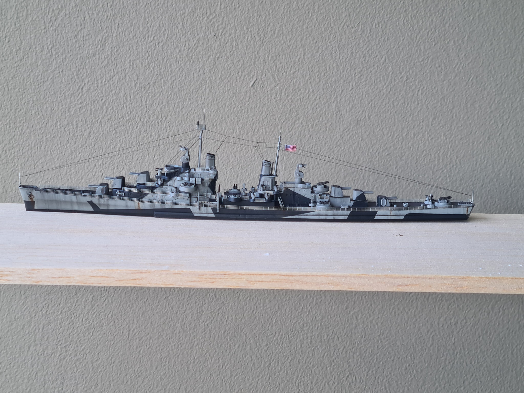 1/1700比例地球連邦軍Clop 級輕巡洋艦一號艦。 1/1700 scale EFSF Clop