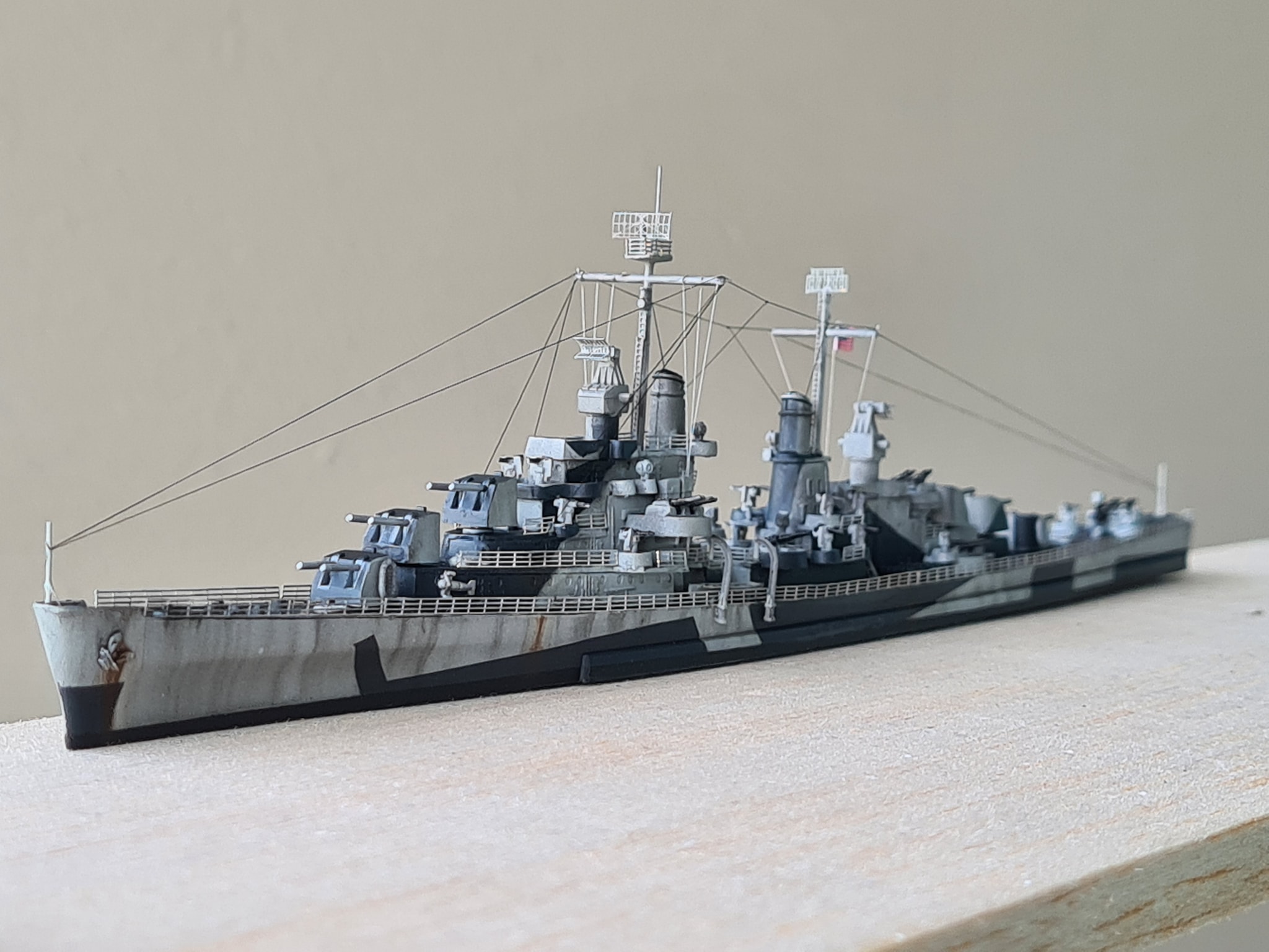 1/1700比例地球連邦軍Clop 級輕巡洋艦一號艦。 1/1700 scale EFSF Clop