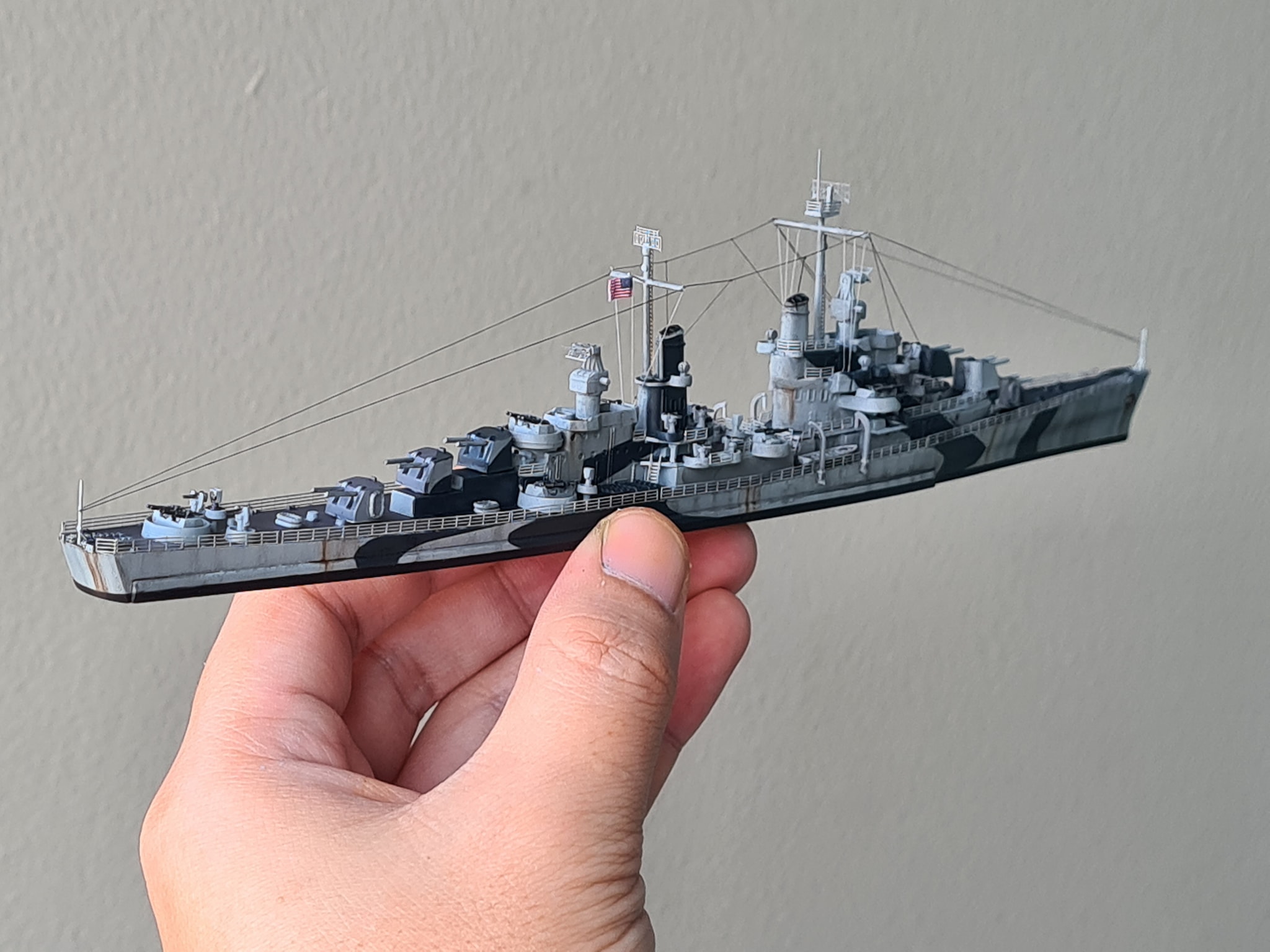 1/1700比例地球連邦軍Clop 級輕巡洋艦一號艦。 1/1700 scale EFSF Clop