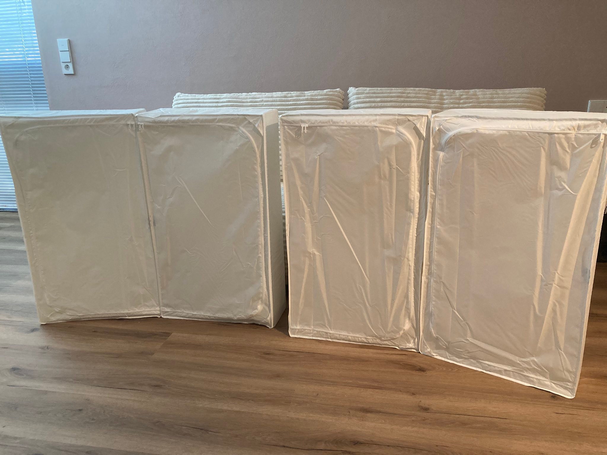 IKEA SKUBB Tasche / Unterbettkommode NEU: (quasi, wurden nur ausgepackt) Ikea SKUBB Tasche, 4 Stück, Unterbettkommode, sollten temporär benutzt werden, doch der Schrank kam früher, so dass ich sie doch nicht mehr