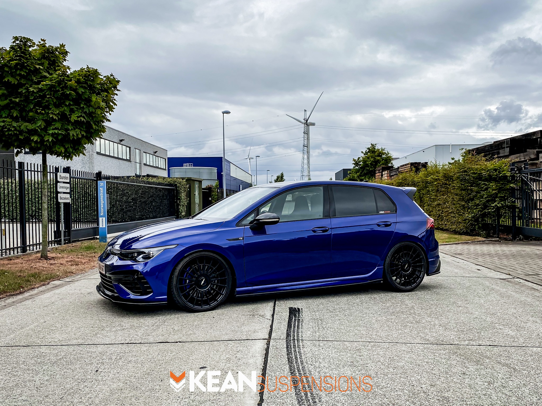 VW Golf VII GTI lowered on KW suspensions V1. Rolling on Concaver 