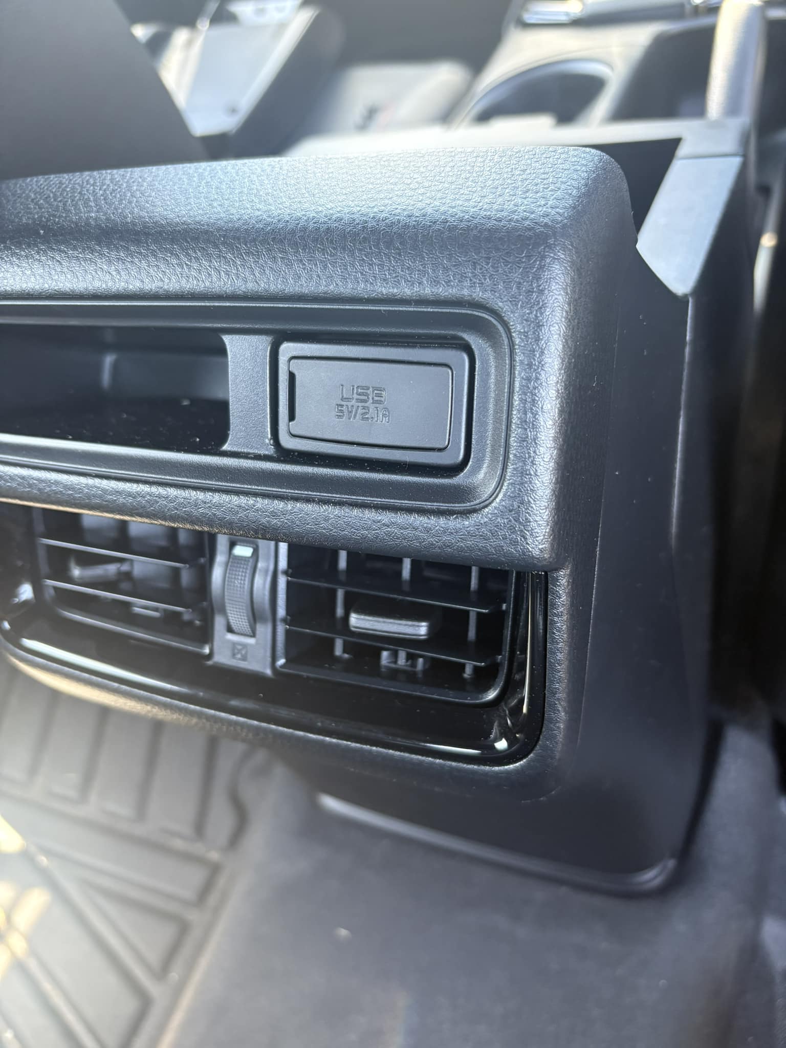 Isuzu D-Max X-Terrain 3.0TD Australia | Anyone know how to get this USB ...