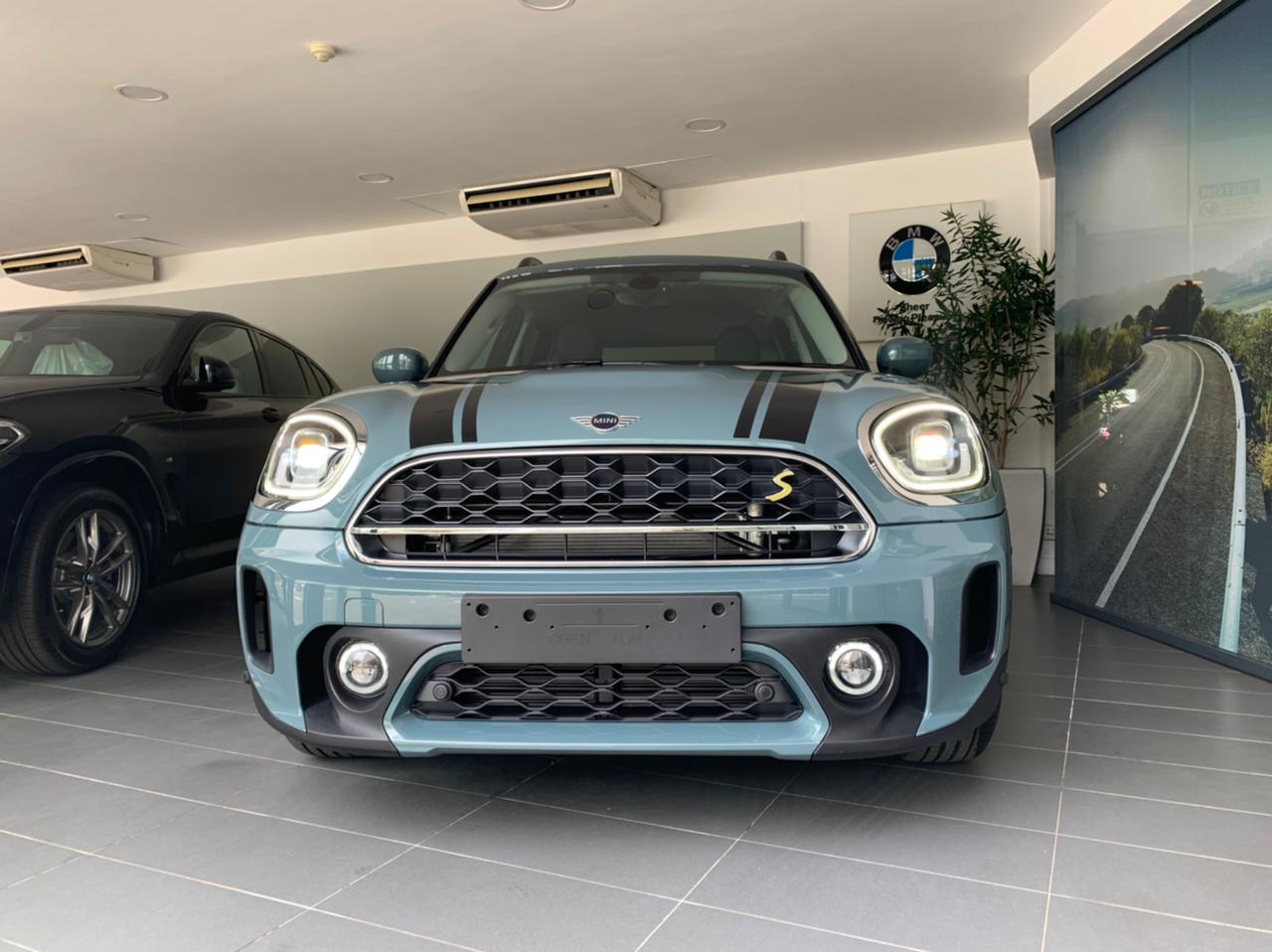 MINI - This MINI is ready for the long weekend! 🌴 🌞 🌴...