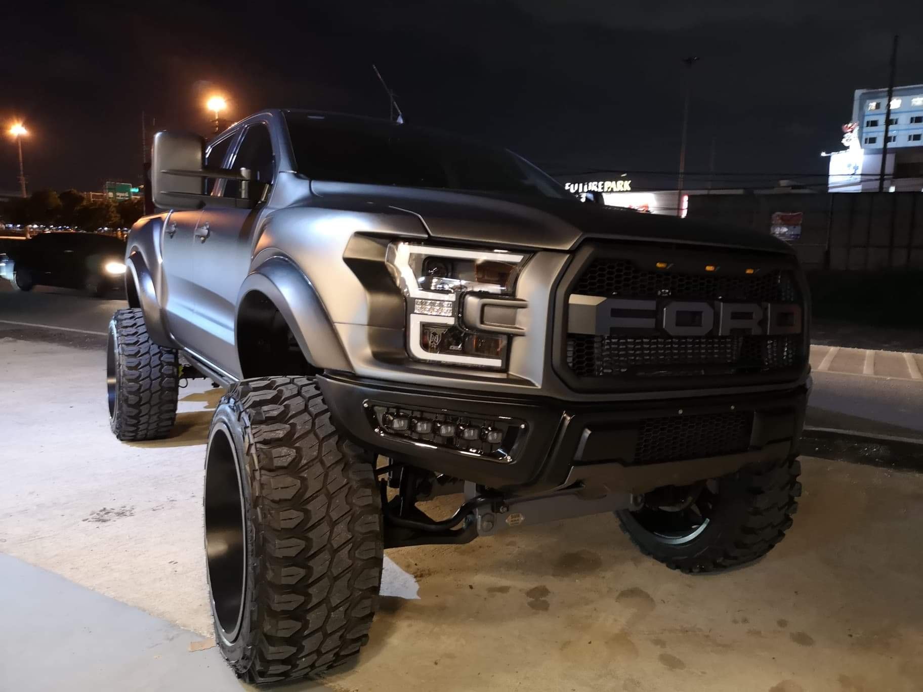 กะหล่อกะหยัง คนแนมซังกะหลาย..😁😁😁... - LOFT Modify รังสิต | Facebook