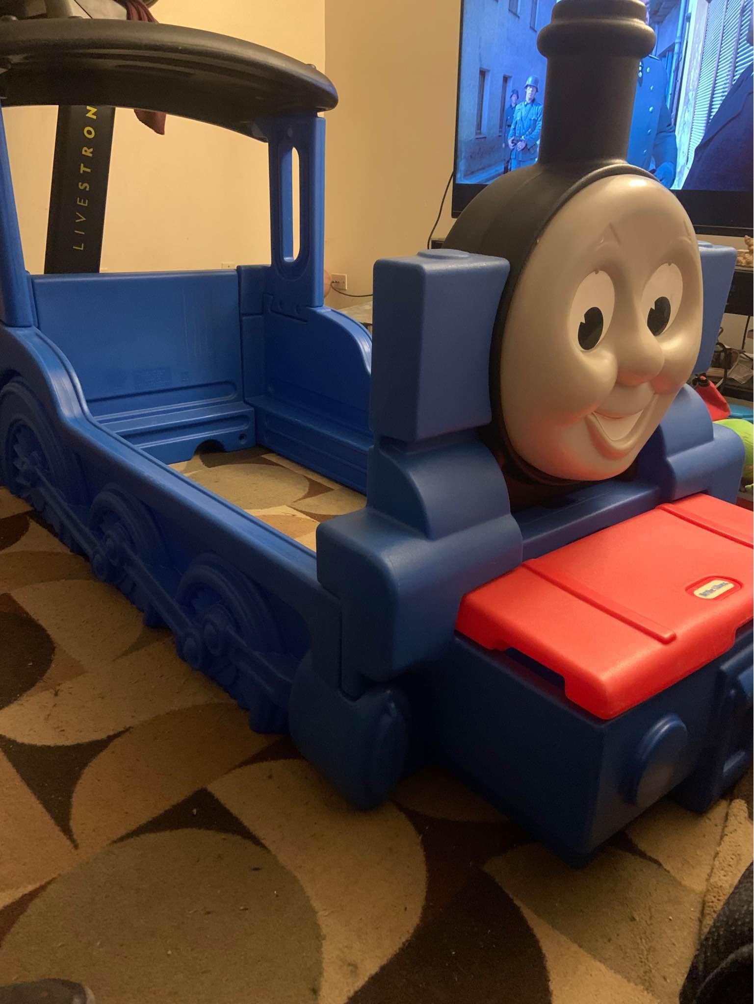 Little Tikes Thomas & friends train engine Toddler bed - Model 