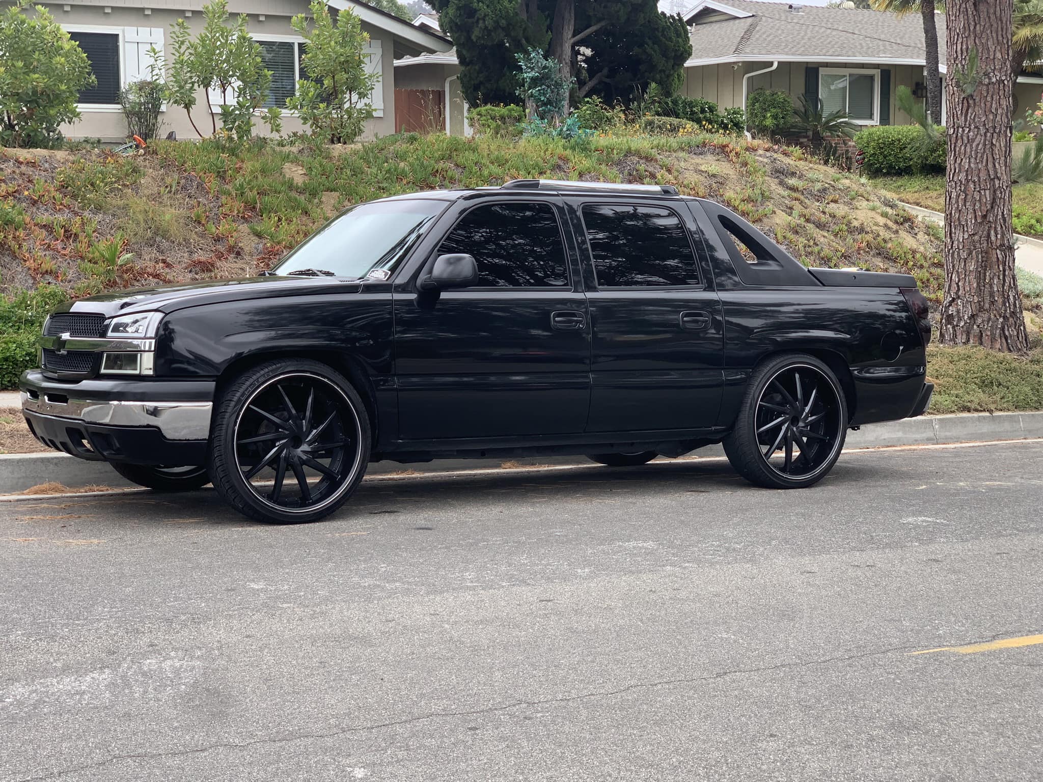 My 2004 Avy on 26” Lexani Artemis wheels