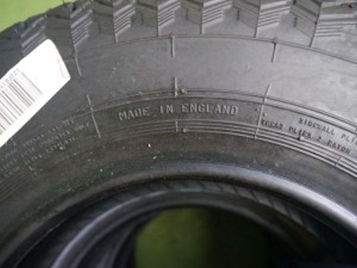 イギリスからタイヤ13本到着。 ダンロップ・アクアジェット145SR10 四 