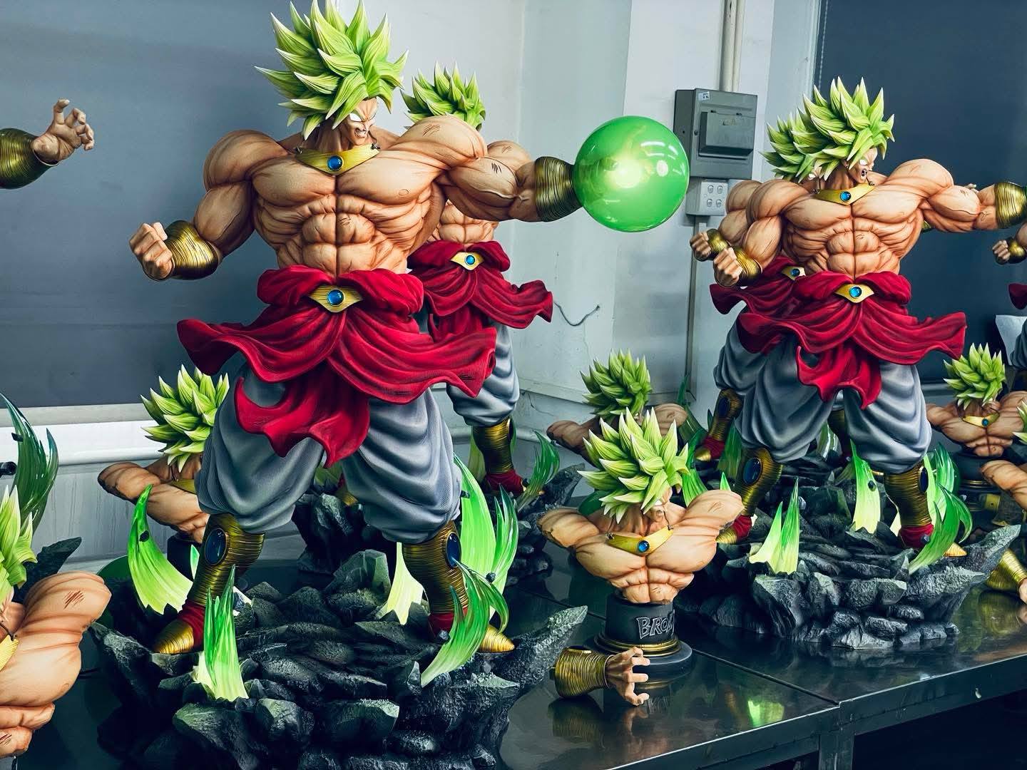 Infinite Studio Broly 1/4 statue release
