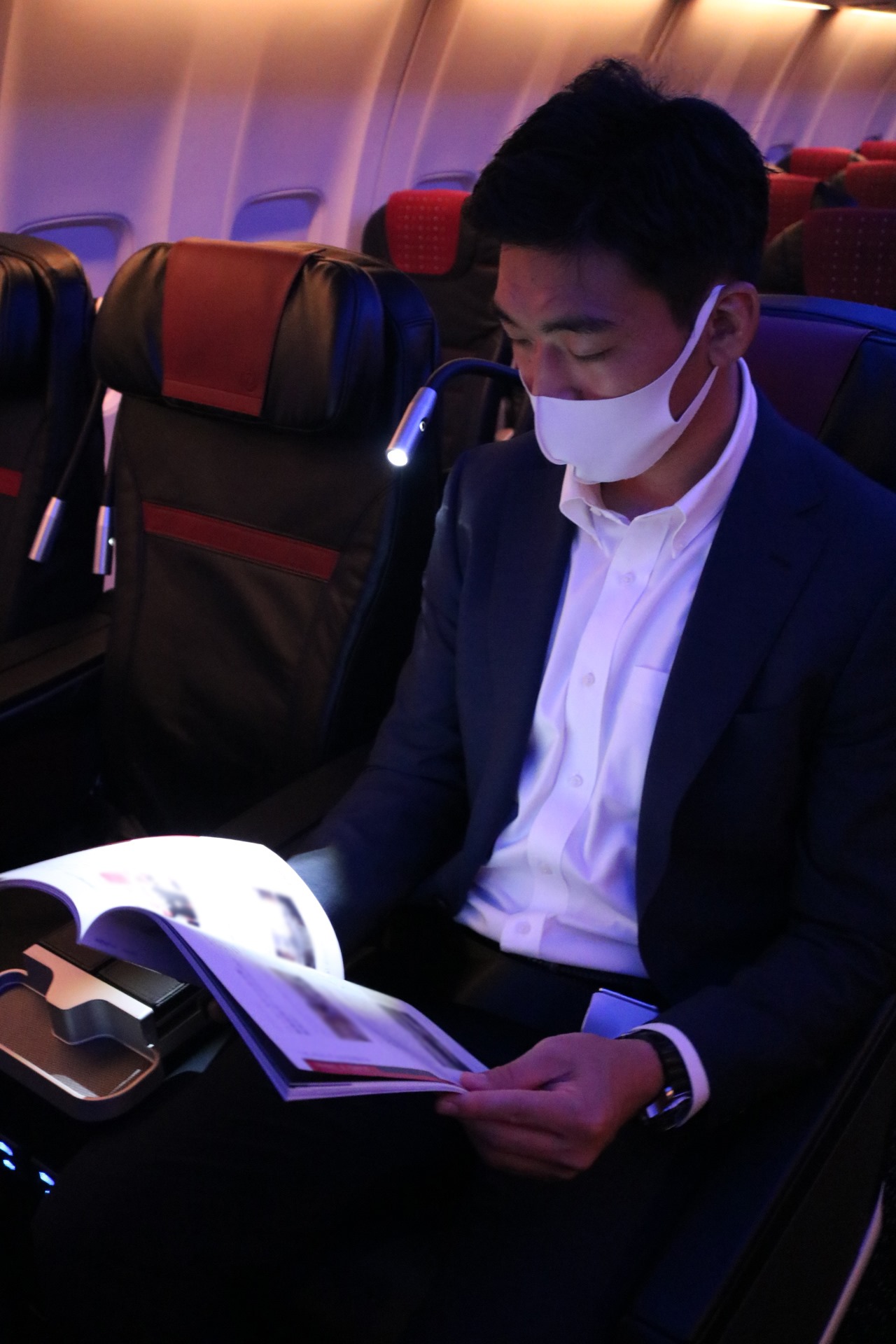 日本航空 JAL ビジネスクラス 読書燈 座席機能ご案内 787-8安全の