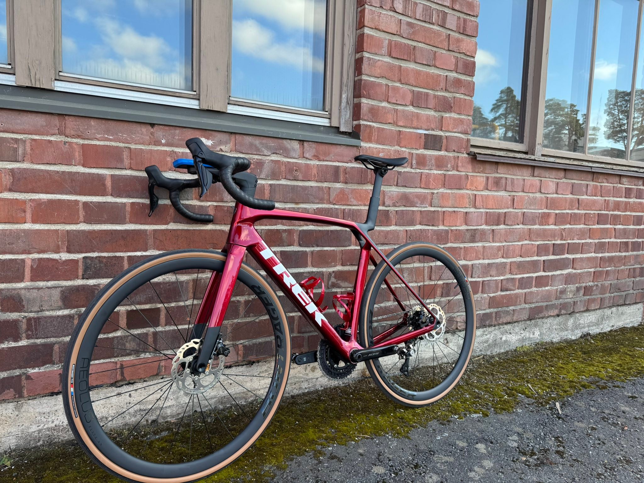What a bike night and day difference compared to domane alr4 disc