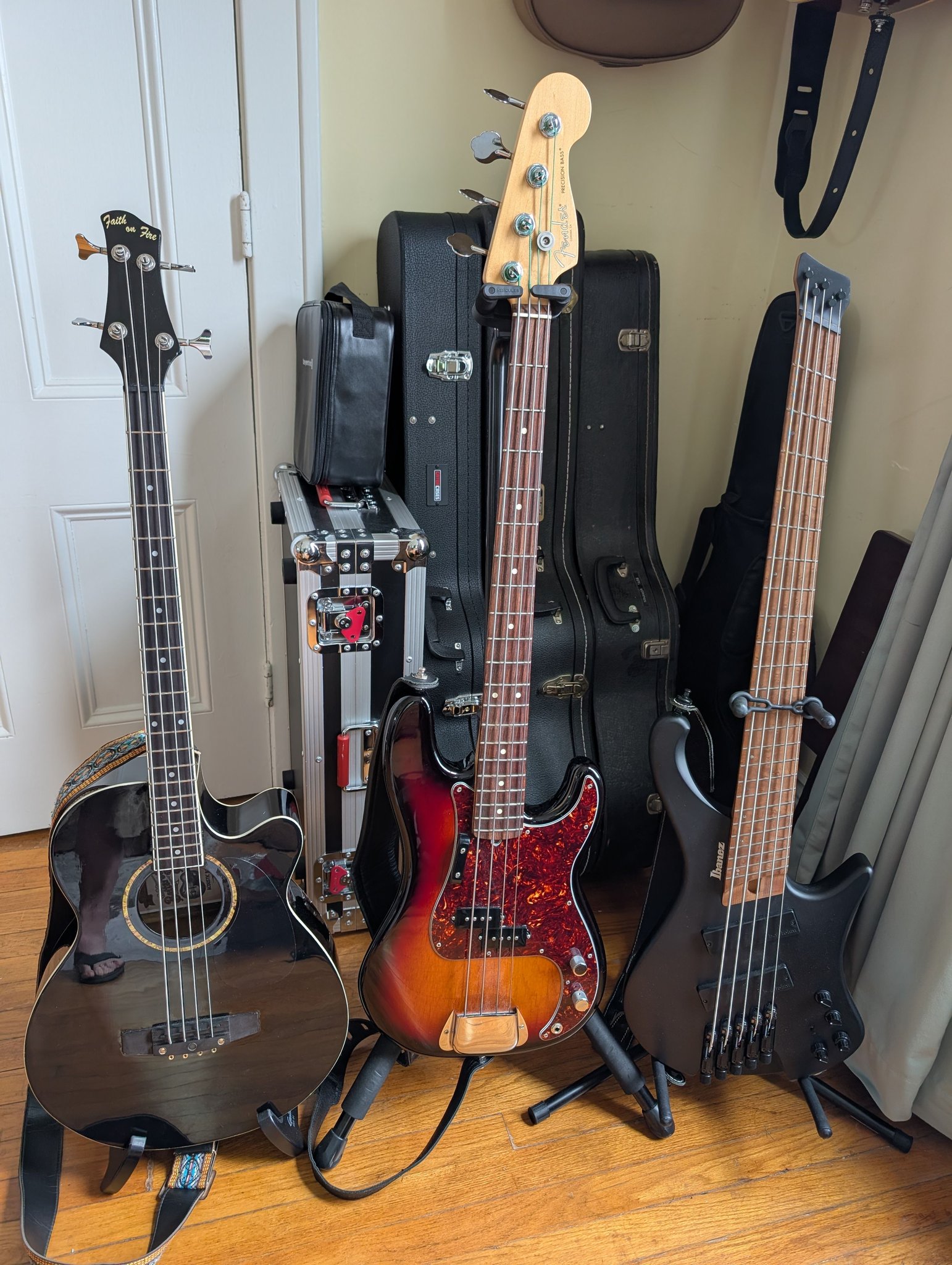 Ibanez EHB1005MS gig bag or case recommendations?