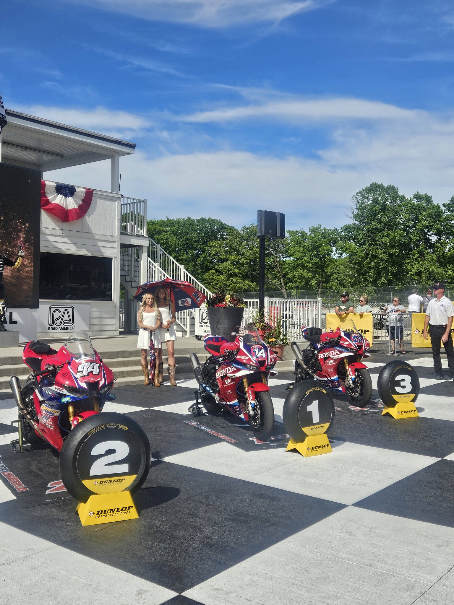 Honda sweeps Superbike Cup race with three podium finishes